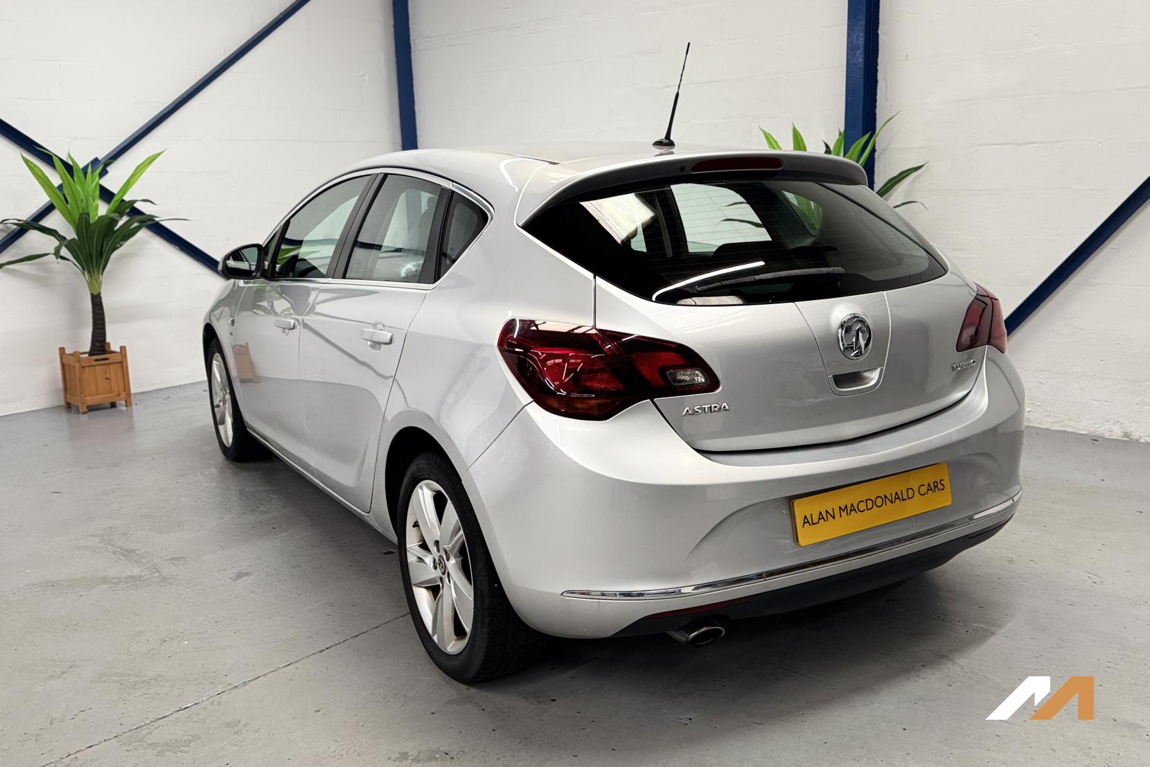 Vauxhall Astra 1.4i Turbo SRi Hatchback 5dr Petrol Manual Euro 6 (140 ps)