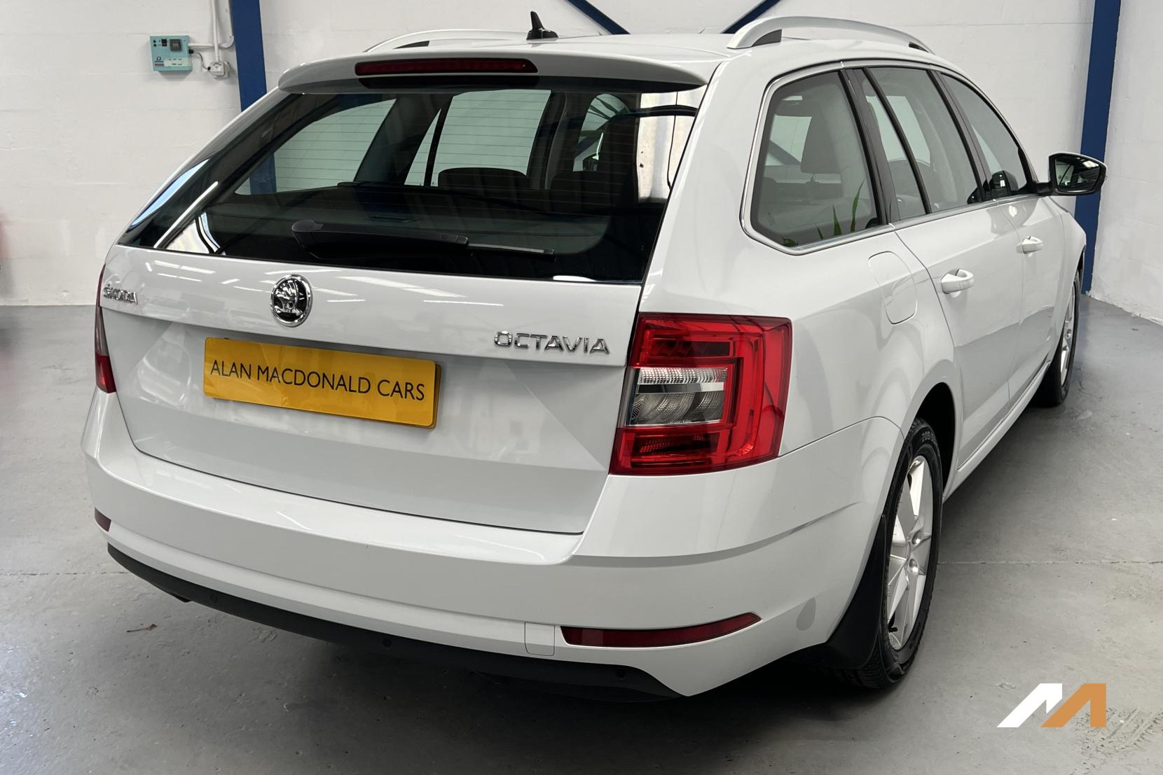 Skoda Octavia 1.6 TDI SE Technology Estate 5dr Diesel Manual Euro 6 (s/s) (115 ps)