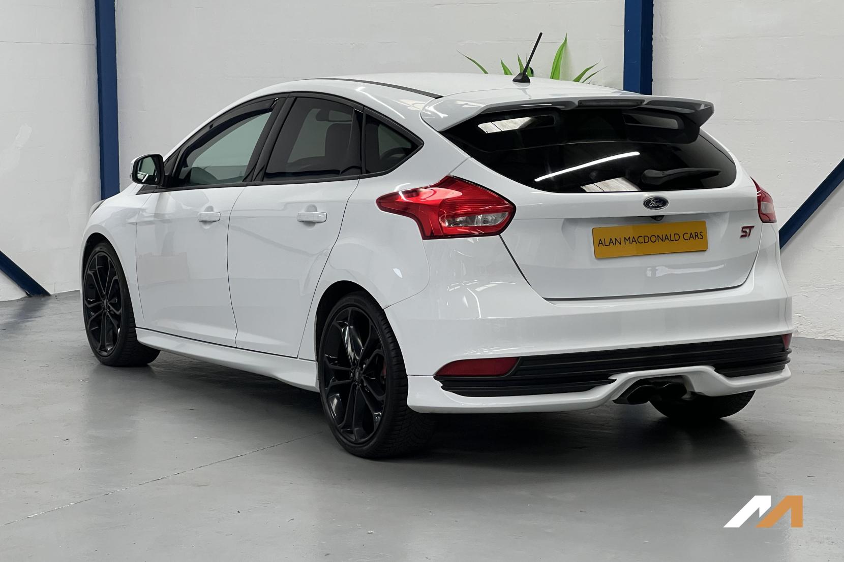 Ford Focus 2.0T EcoBoost ST-2 Hatchback 5dr Petrol Manual Euro 6 (s/s) (250 ps)