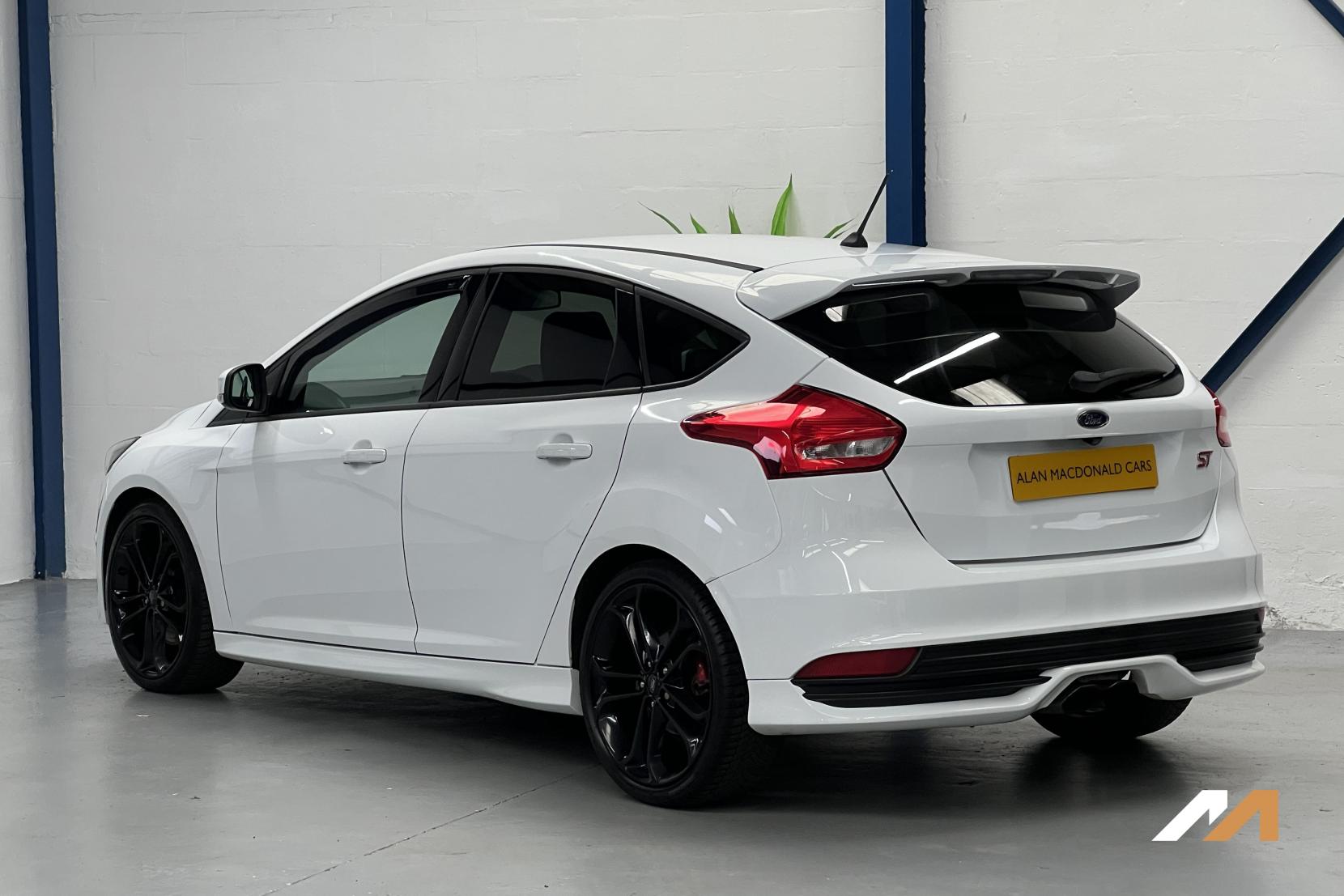 Ford Focus 2.0T EcoBoost ST-2 Hatchback 5dr Petrol Manual Euro 6 (s/s) (250 ps)