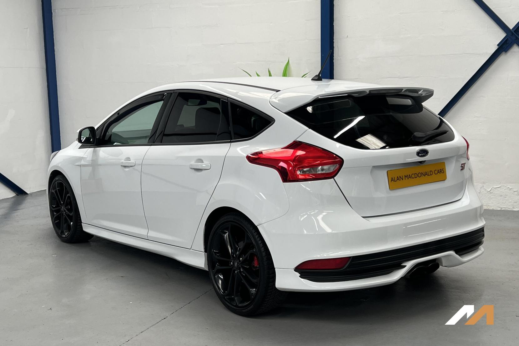 Ford Focus 2.0T EcoBoost ST-2 Hatchback 5dr Petrol Manual Euro 6 (s/s) (250 ps)