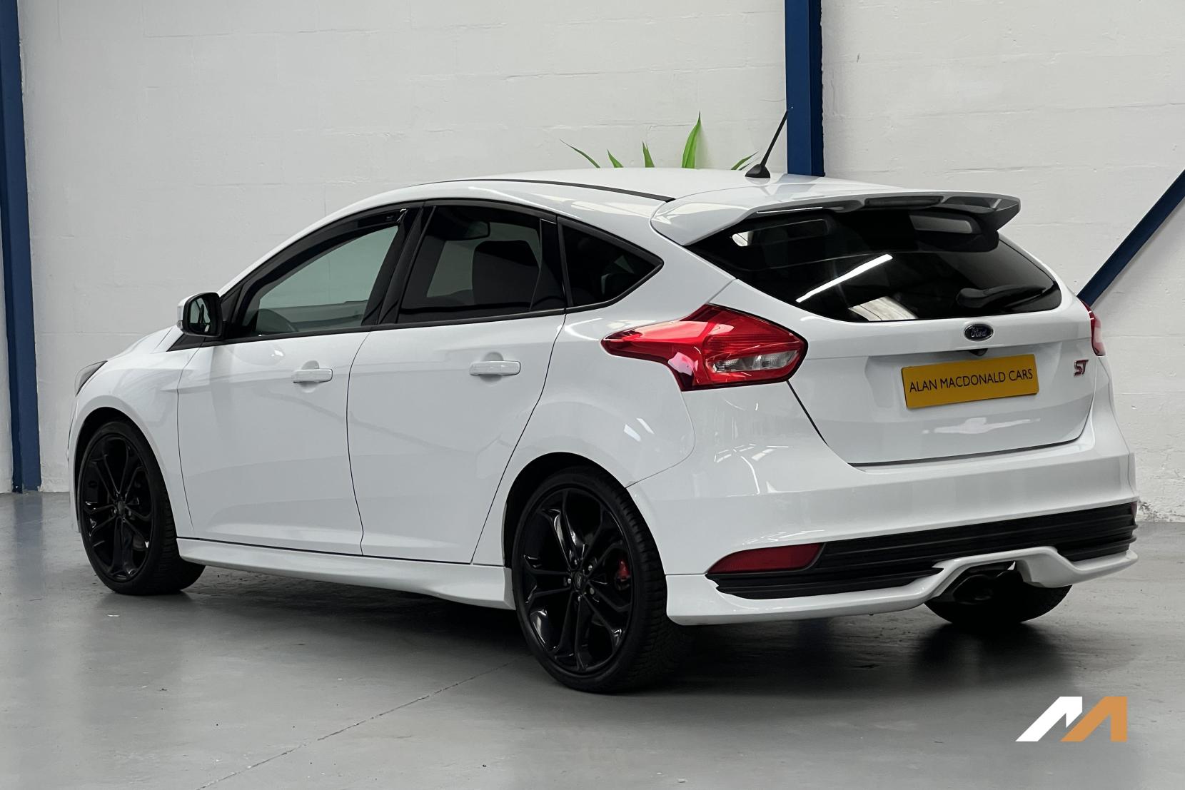 Ford Focus 2.0T EcoBoost ST-2 Hatchback 5dr Petrol Manual Euro 6 (s/s) (250 ps)