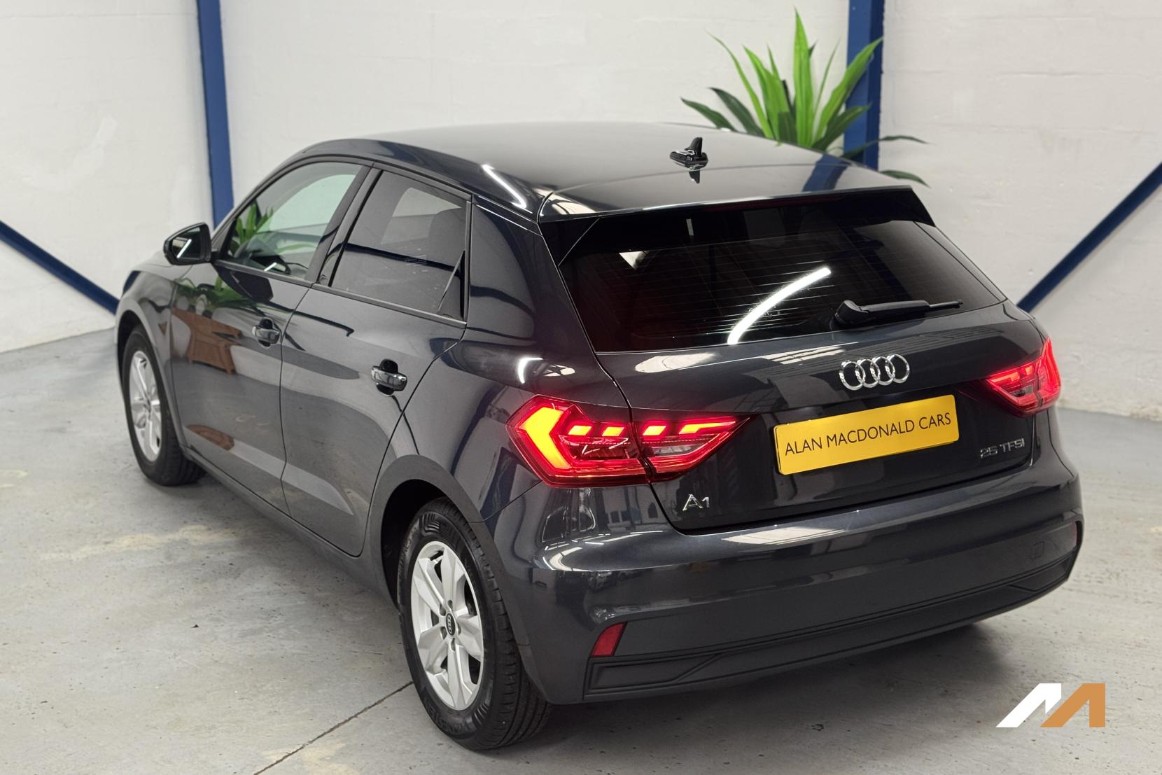 Audi A1 1.0 TFSI 25 Technik Sportback 5dr Petrol Manual Euro 6 (s/s) (95 ps)