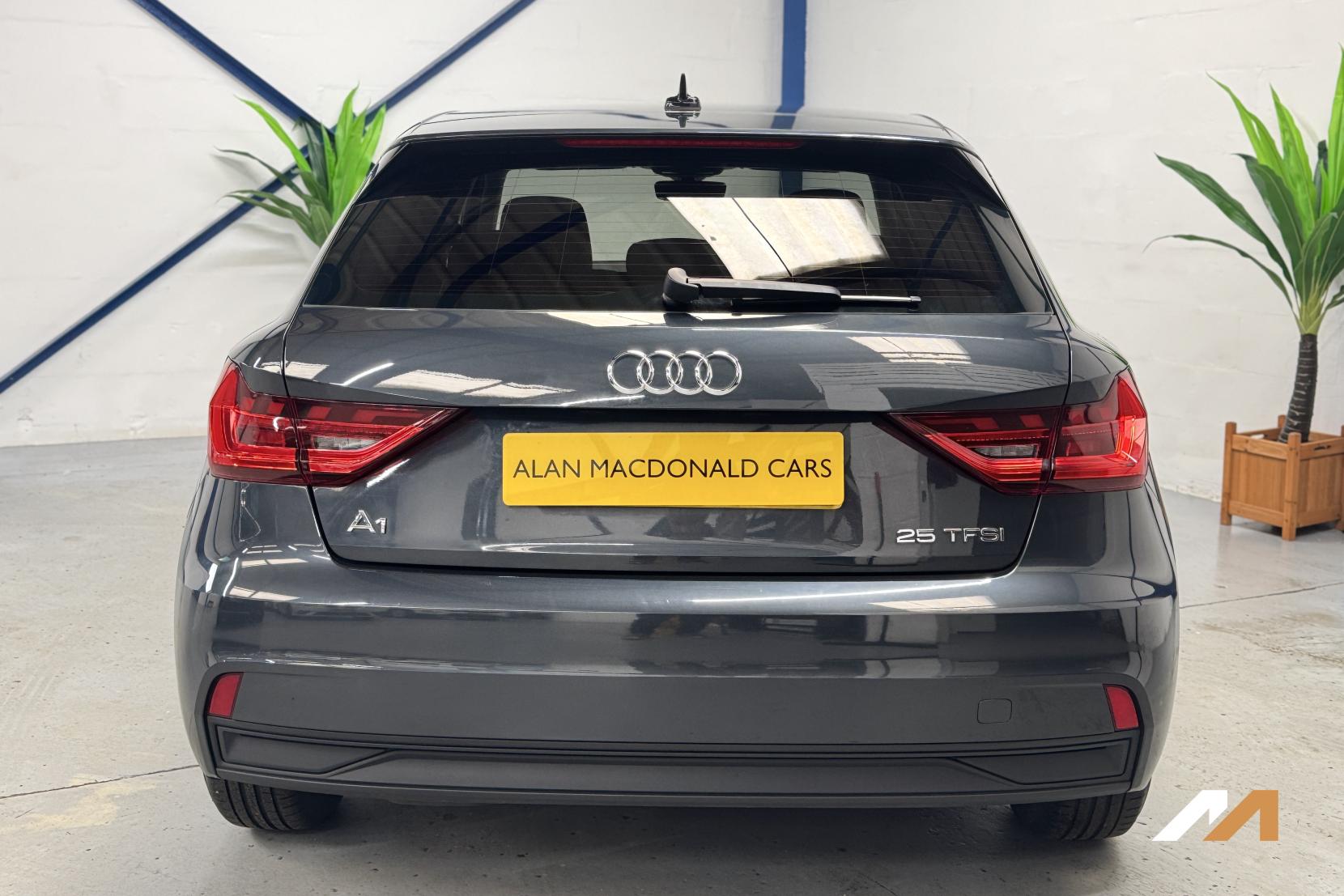 Audi A1 1.0 TFSI 25 Technik Sportback 5dr Petrol Manual Euro 6 (s/s) (95 ps)