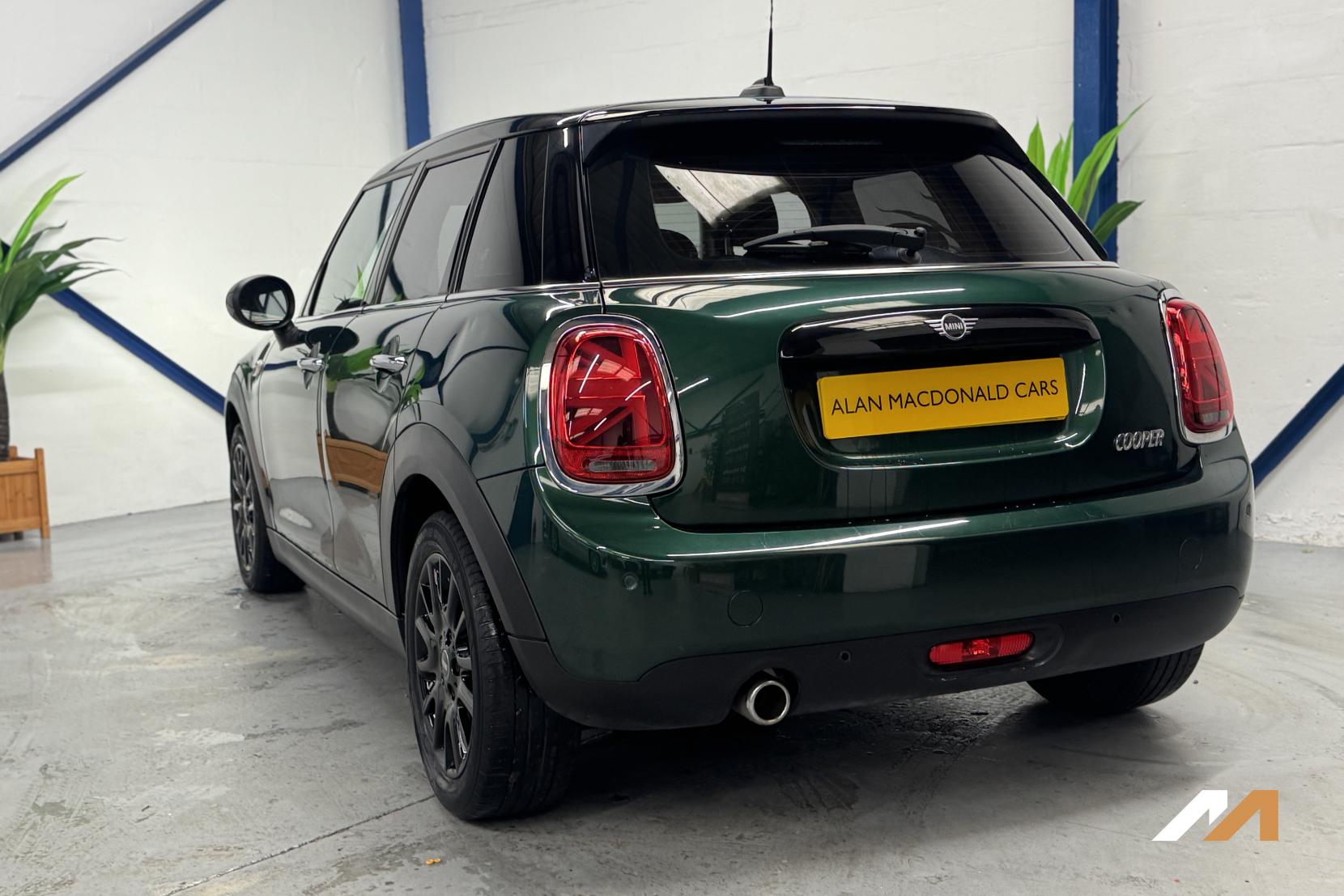 MINI Hatch 1.5 Cooper Hatchback 5dr Petrol Manual Euro 6 (s/s) (136 ps)