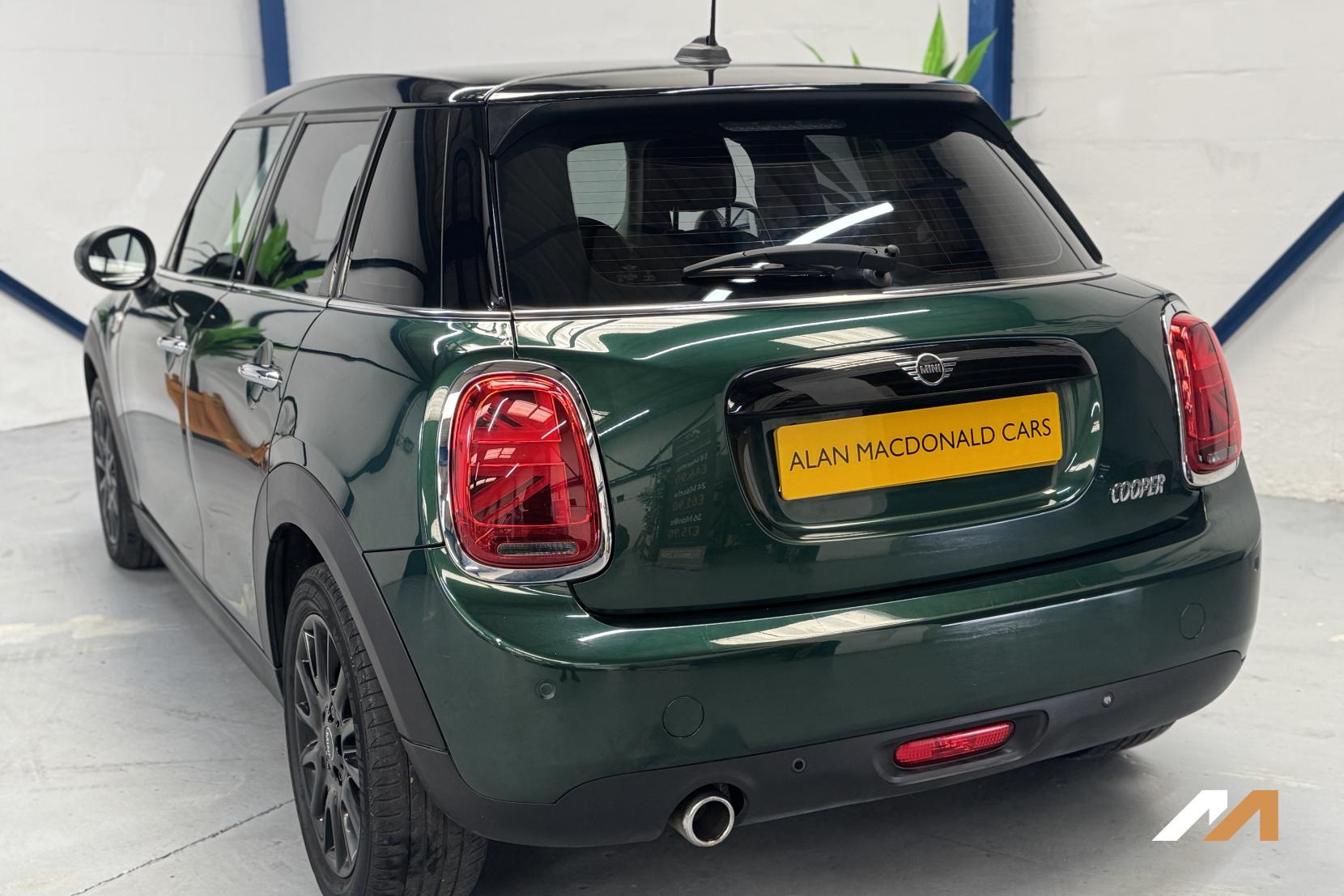 MINI Hatch 1.5 Cooper Hatchback 5dr Petrol Manual Euro 6 (s/s) (136 ps)