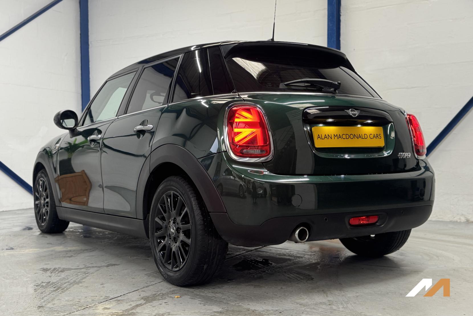 MINI Hatch 1.5 Cooper Hatchback 5dr Petrol Manual Euro 6 (s/s) (136 ps)