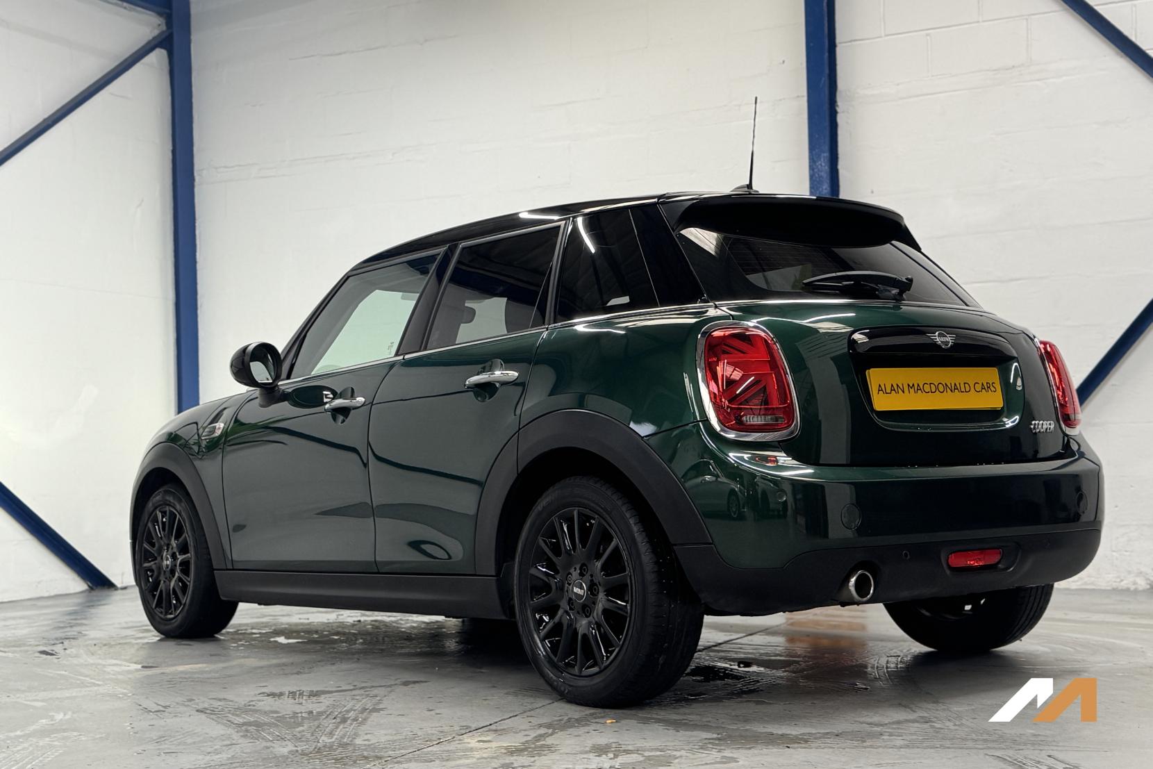 MINI Hatch 1.5 Cooper Hatchback 5dr Petrol Manual Euro 6 (s/s) (136 ps)