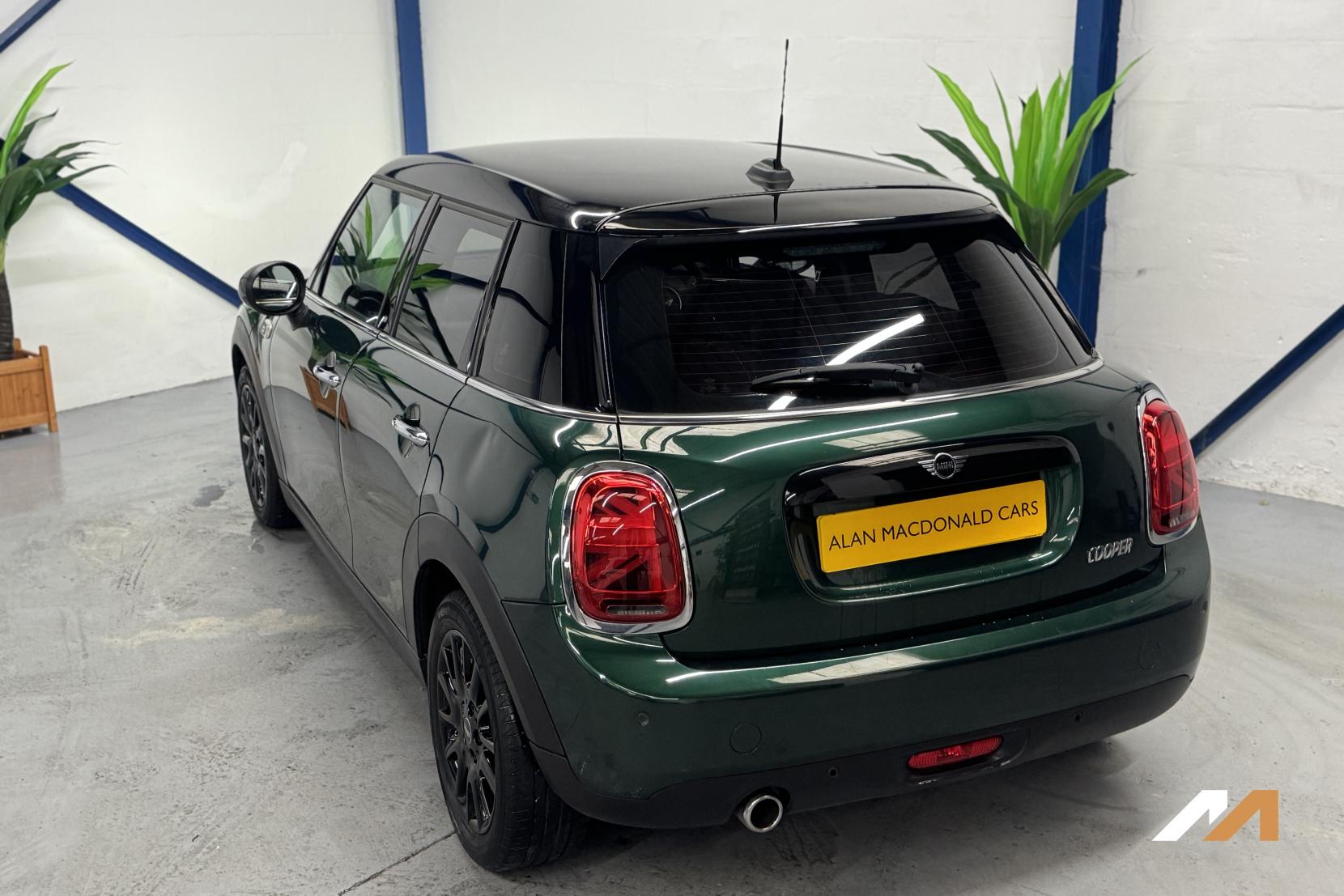 MINI Hatch 1.5 Cooper Hatchback 5dr Petrol Manual Euro 6 (s/s) (136 ps)