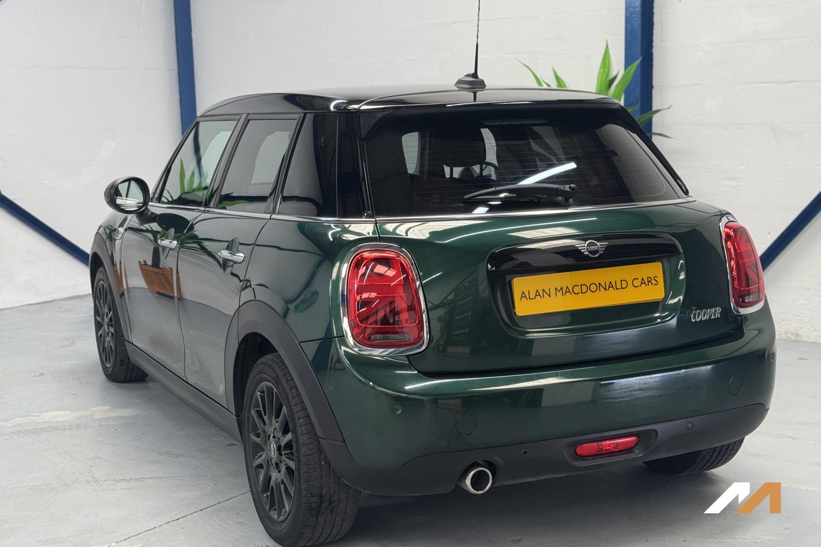 MINI Hatch 1.5 Cooper Hatchback 5dr Petrol Manual Euro 6 (s/s) (136 ps)