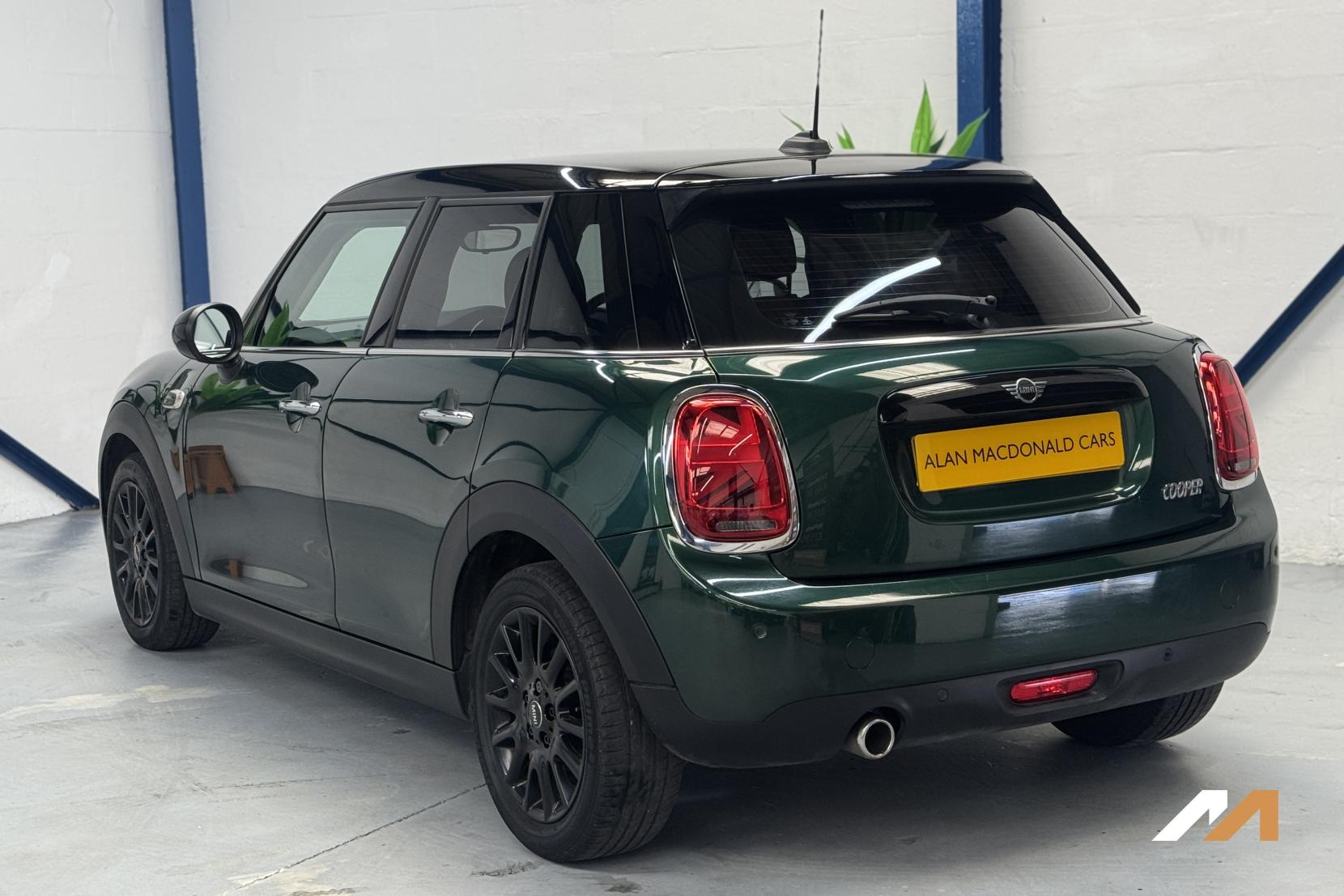 MINI Hatch 1.5 Cooper Hatchback 5dr Petrol Manual Euro 6 (s/s) (136 ps)