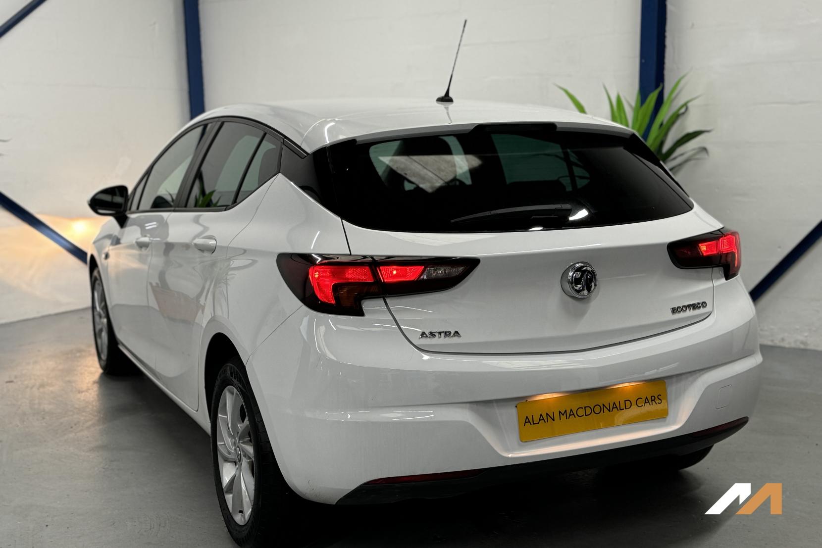 Vauxhall Astra 1.6 CDTi ecoTEC BlueInjection Design Hatchback 5dr Diesel Manual Euro 6 (s/s) (110 ps)