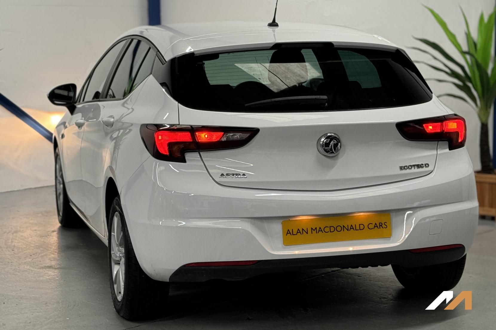 Vauxhall Astra 1.6 CDTi ecoTEC BlueInjection Design Hatchback 5dr Diesel Manual Euro 6 (s/s) (110 ps)