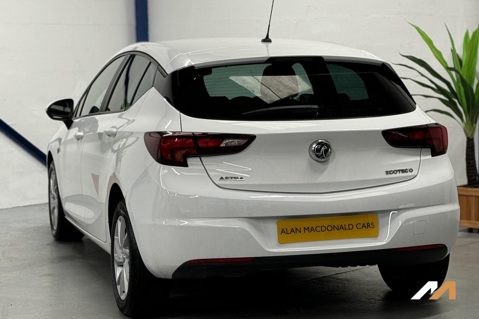 Vauxhall Astra 1.6 CDTi ecoTEC BlueInjection Design Hatchback 5dr Diesel Manual Euro 6 (s/s) (110 ps)