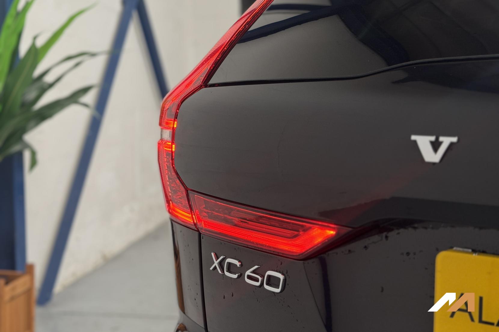 Volvo XC60 2.0h T8 18.8kWh Ultra Bright SUV 5dr Petrol Plug-in Hybrid Auto AWD Euro 6 (s/s) (455 ps)