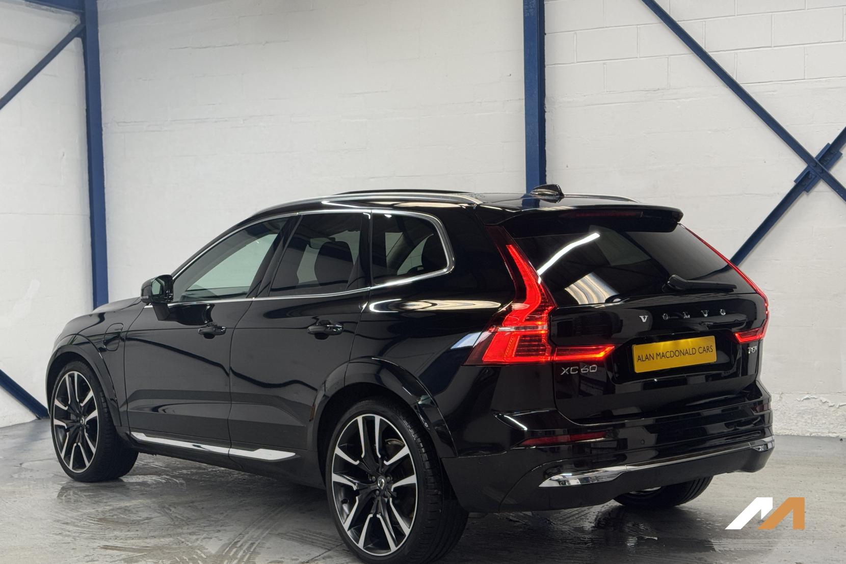 Volvo XC60 2.0h T8 18.8kWh Ultra Bright SUV 5dr Petrol Plug-in Hybrid Auto AWD Euro 6 (s/s) (455 ps)