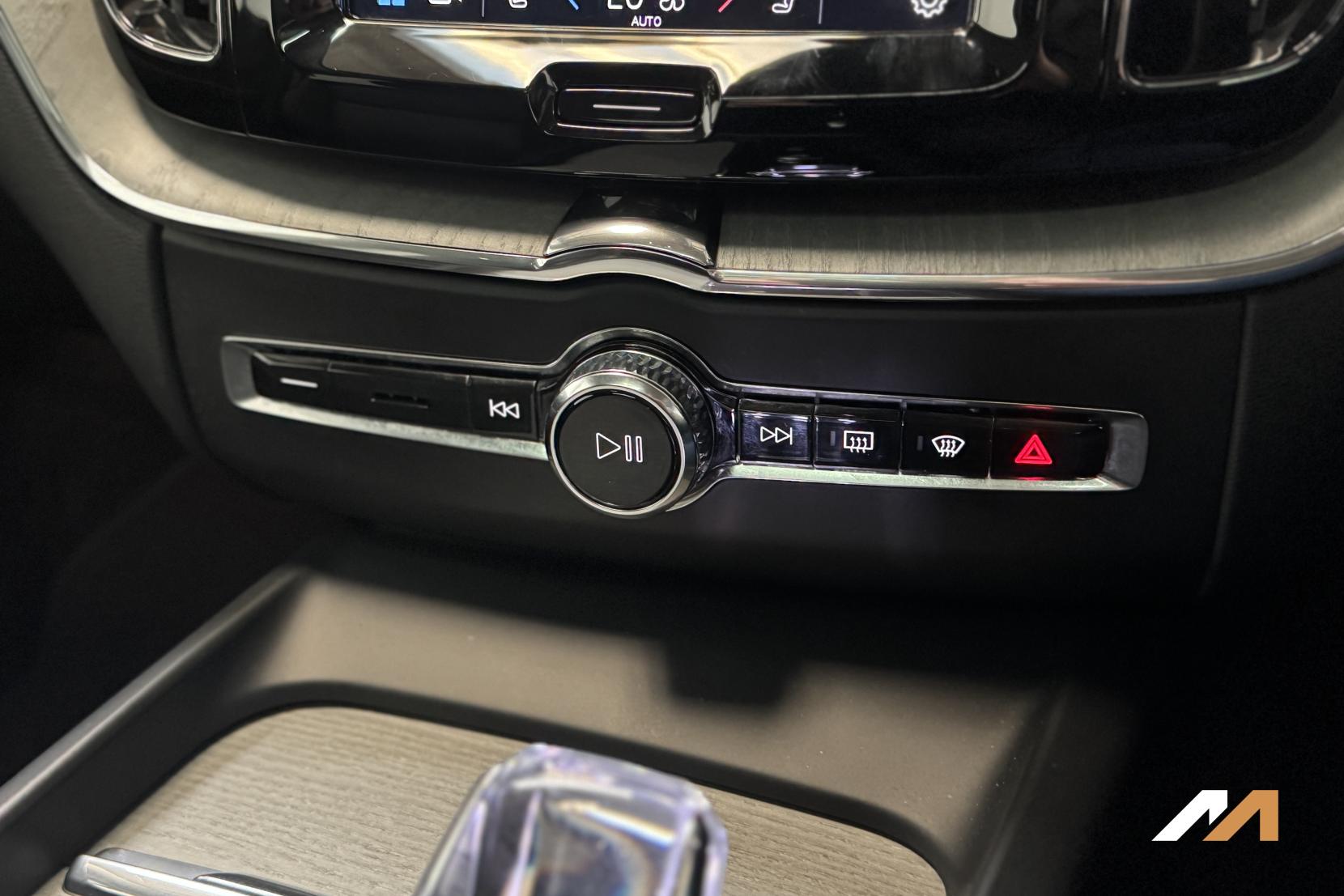 Volvo XC60 2.0h T8 18.8kWh Ultra Bright SUV 5dr Petrol Plug-in Hybrid Auto AWD Euro 6 (s/s) (455 ps)