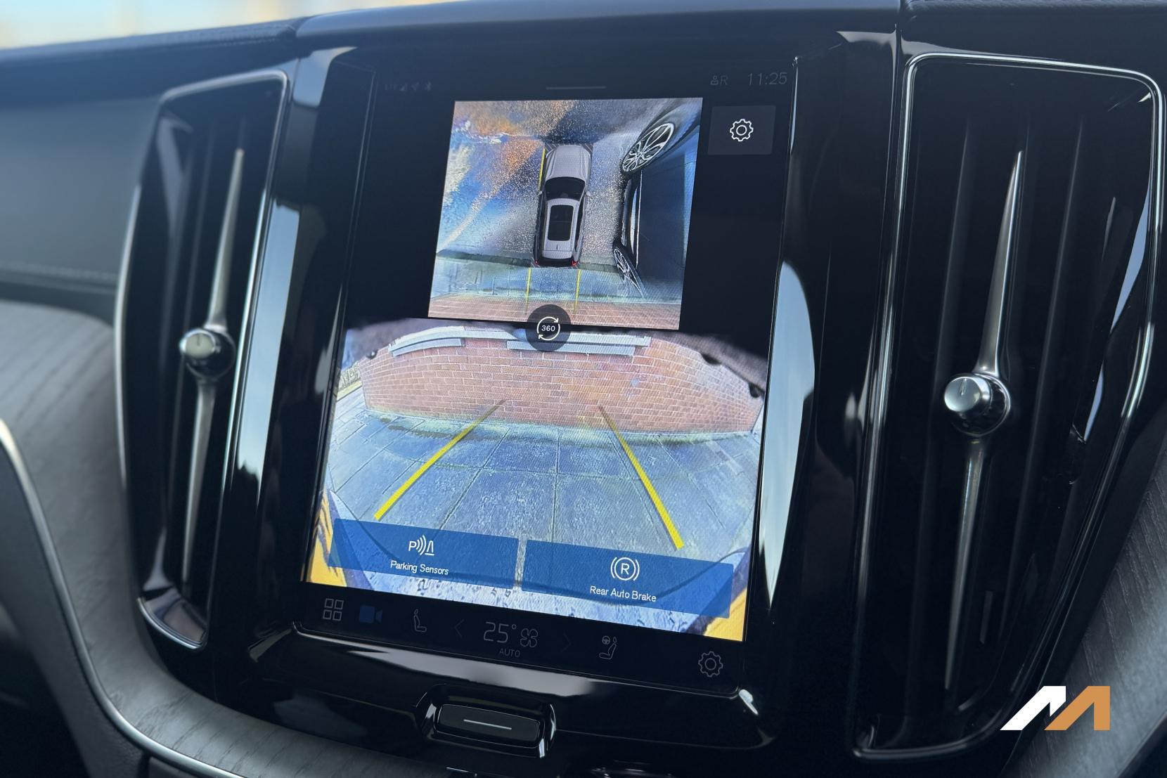 Volvo XC60 2.0h T8 18.8kWh Ultra Bright SUV 5dr Petrol Plug-in Hybrid Auto AWD Euro 6 (s/s) (455 ps)