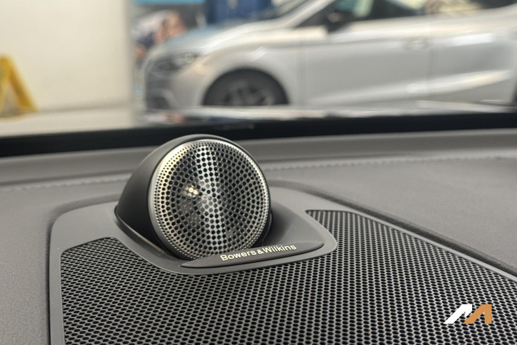 Volvo XC60 2.0h T8 18.8kWh Ultra Bright SUV 5dr Petrol Plug-in Hybrid Auto AWD Euro 6 (s/s) (455 ps)