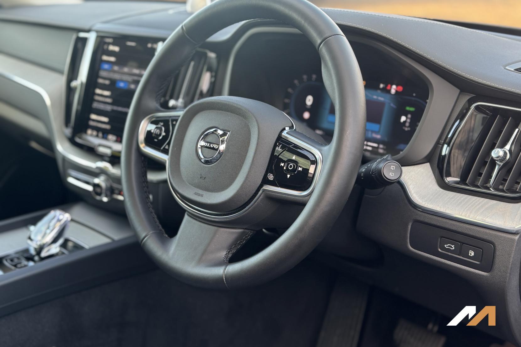 Volvo XC60 2.0h T8 18.8kWh Ultra Bright SUV 5dr Petrol Plug-in Hybrid Auto AWD Euro 6 (s/s) (455 ps)