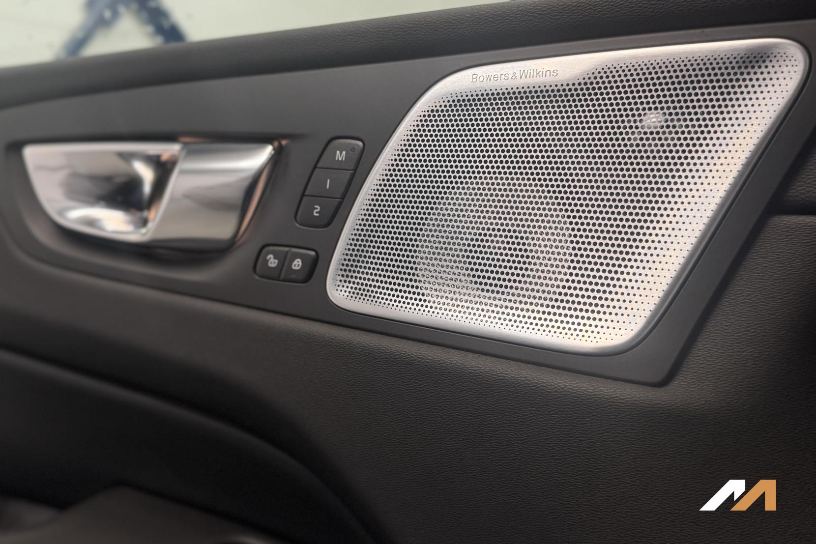 Volvo XC60 2.0h T8 18.8kWh Ultra Bright SUV 5dr Petrol Plug-in Hybrid Auto AWD Euro 6 (s/s) (455 ps)