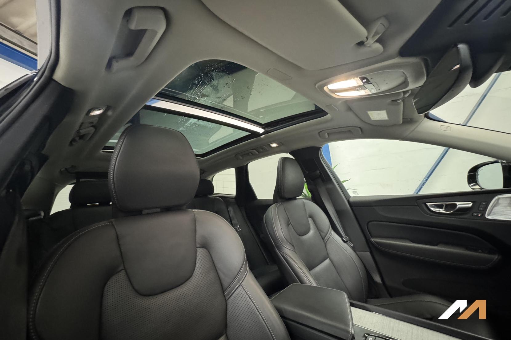 Volvo XC60 2.0h T8 18.8kWh Ultra Bright SUV 5dr Petrol Plug-in Hybrid Auto AWD Euro 6 (s/s) (455 ps)