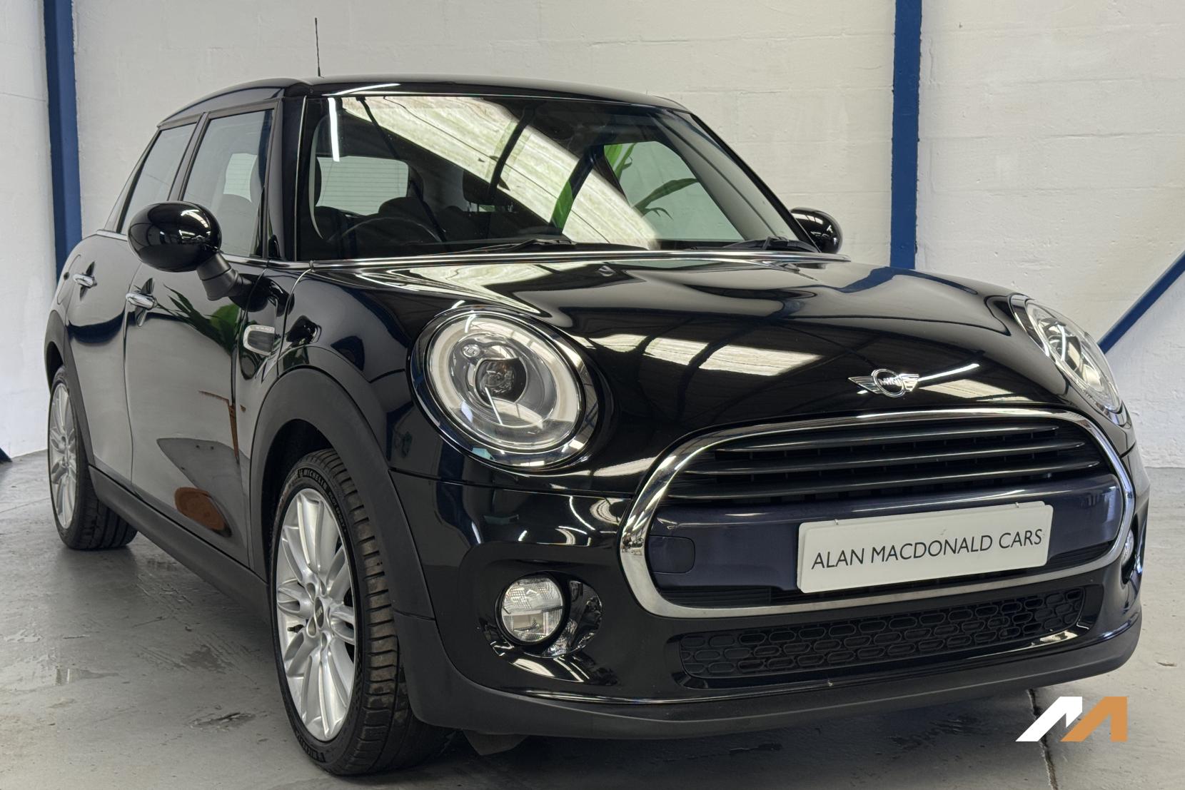 MINI Hatch 1.5 Cooper Hatchback 5dr Petrol Auto Euro 6 (s/s) (136 ps)