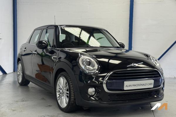 MINI Hatch 1.5 Cooper Hatchback 5dr Petrol Auto Euro 6 (s/s) (136 ps)