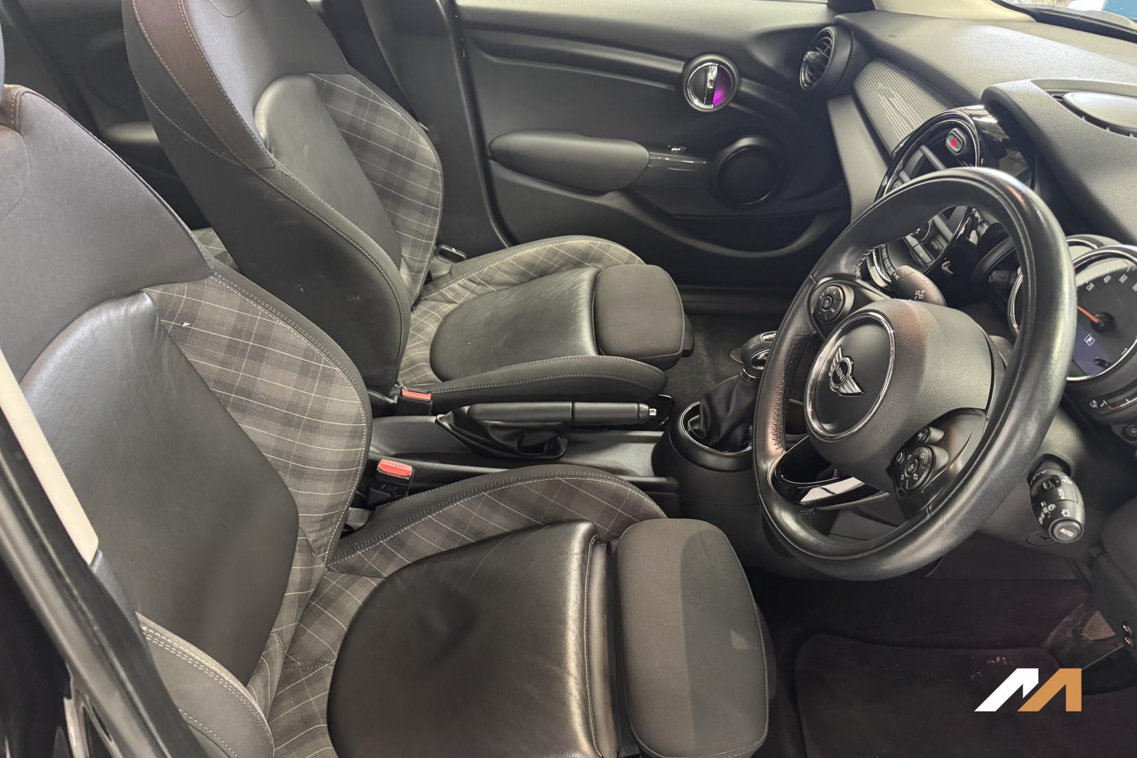 MINI Hatch 1.5 Cooper Hatchback 5dr Petrol Auto Euro 6 (s/s) (136 ps)