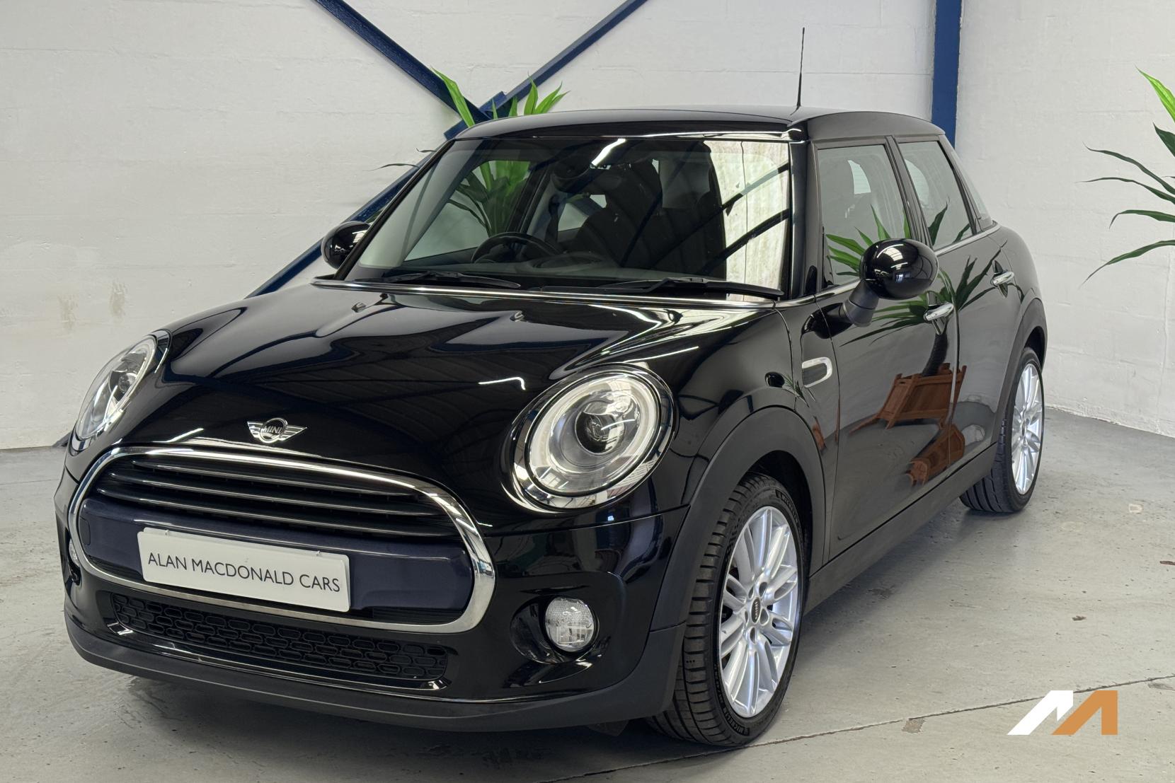 MINI Hatch 1.5 Cooper Hatchback 5dr Petrol Auto Euro 6 (s/s) (136 ps)