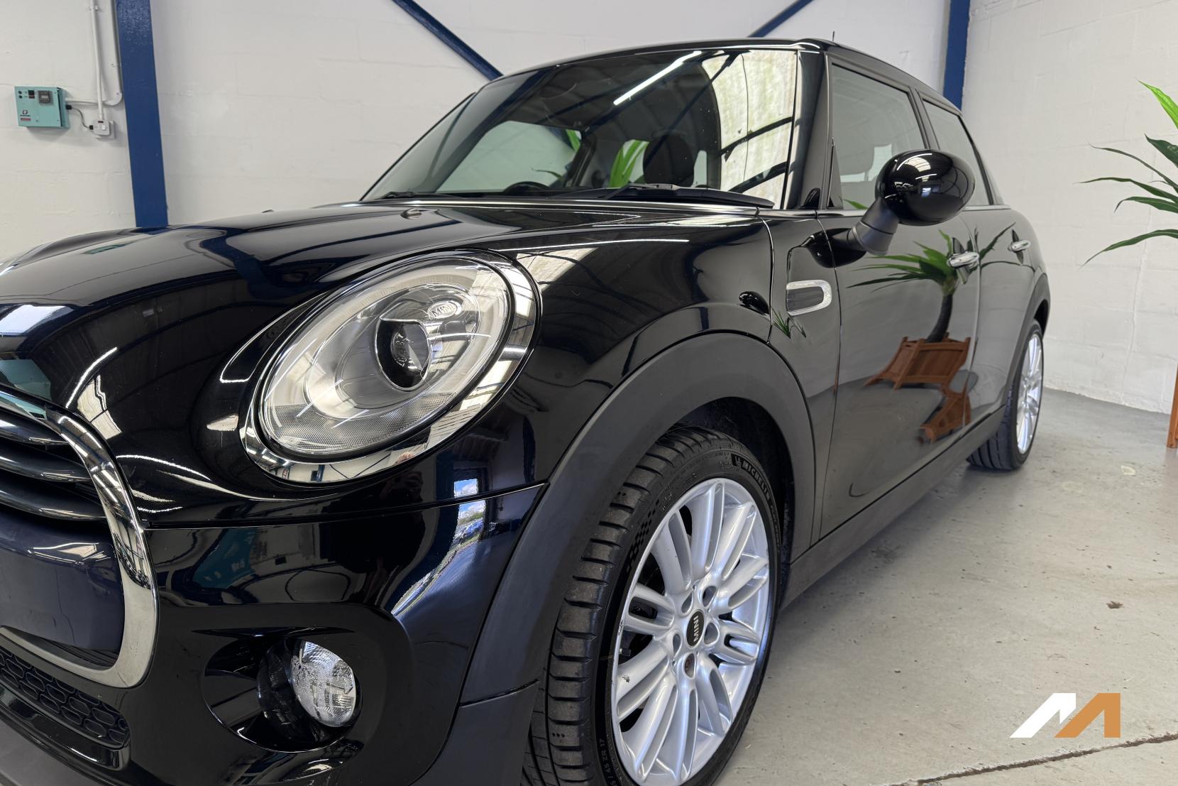 MINI Hatch 1.5 Cooper Hatchback 5dr Petrol Auto Euro 6 (s/s) (136 ps)