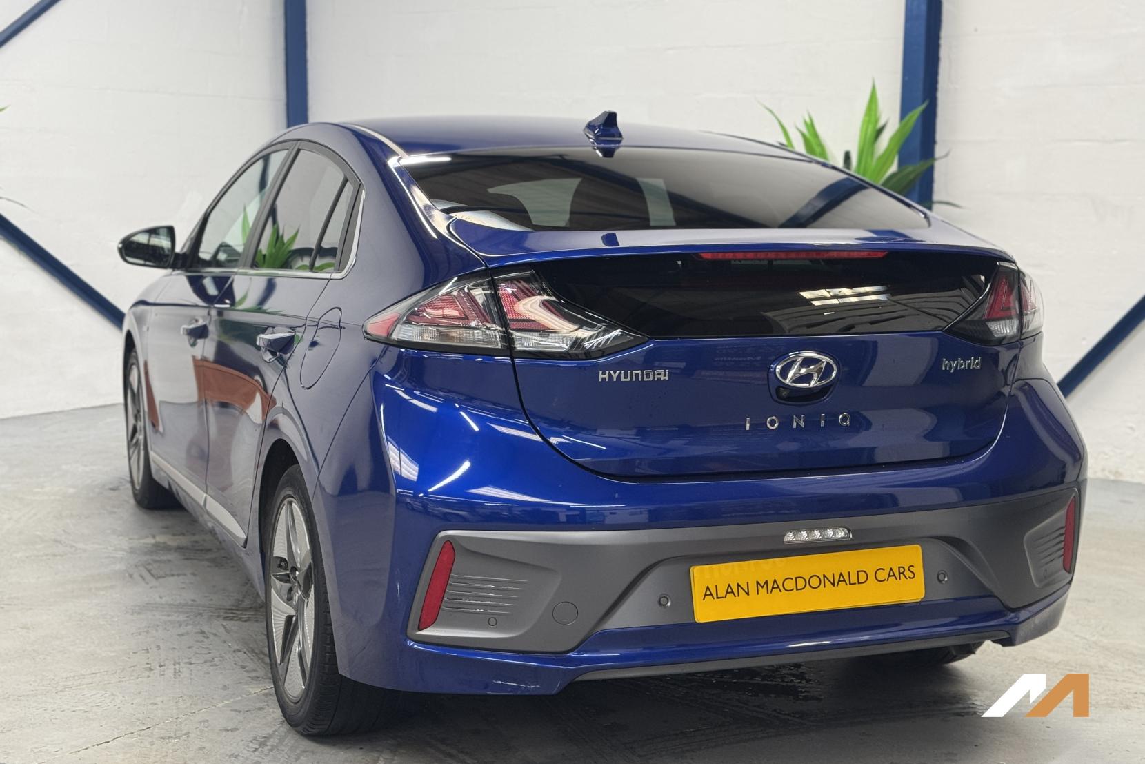 Hyundai IONIQ 1.6 h-GDi Premium SE Hatchback 5dr Petrol Hybrid DCT Euro 6 (s/s) (141 ps)