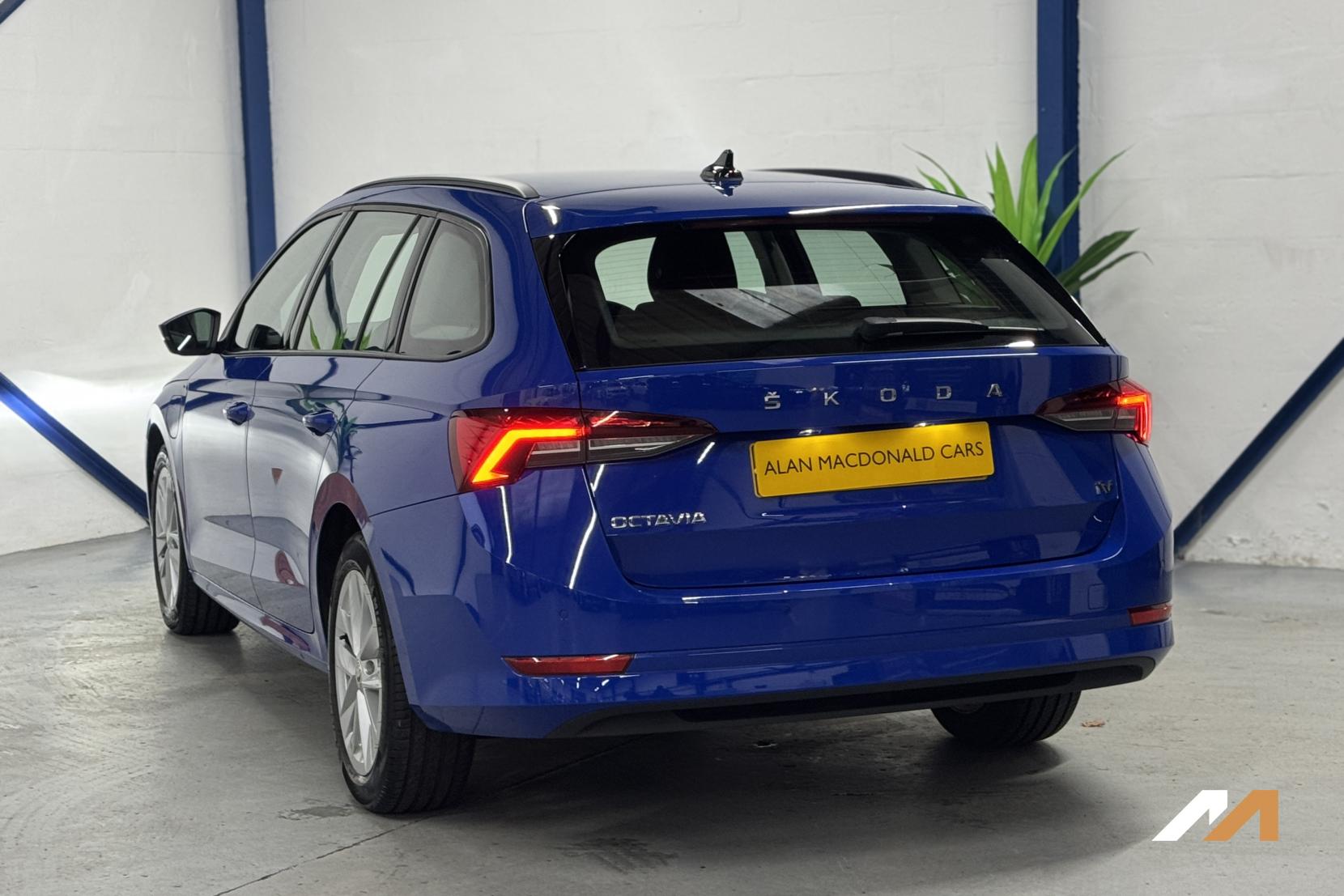 Skoda Octavia 1.4 TSI iV 13kWh SE Technology Estate 5dr Petrol Plug-in Hybrid DSG Euro 6 (s/s) (204 ps)