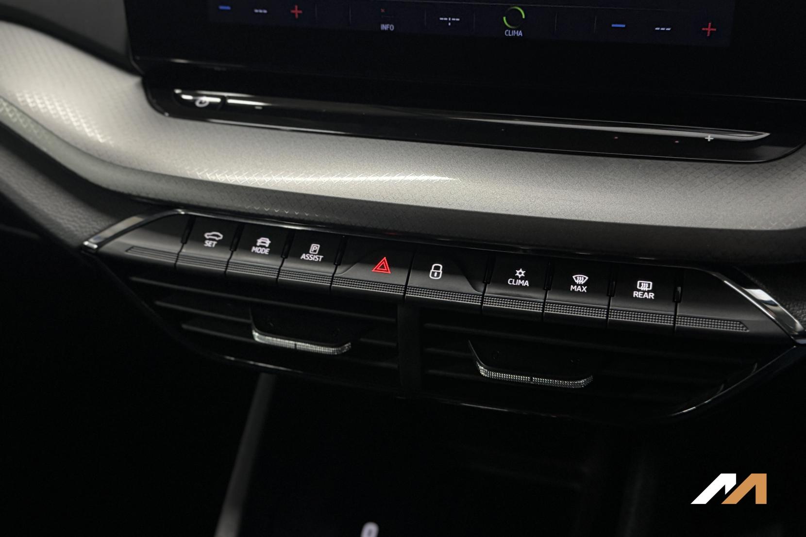 Skoda Octavia 1.4 TSI iV 13kWh SE Technology Estate 5dr Petrol Plug-in Hybrid DSG Euro 6 (s/s) (204 ps)