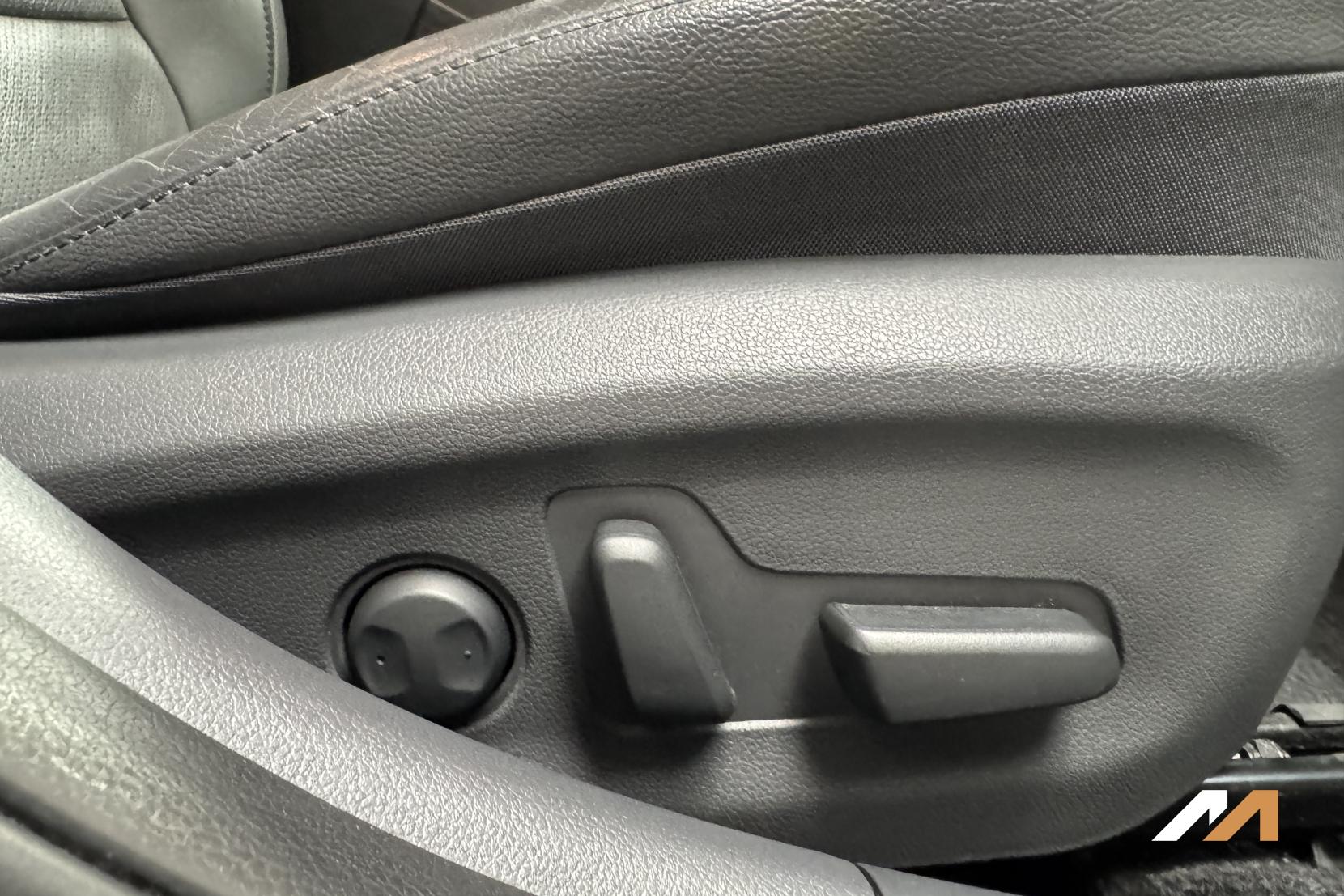 Hyundai IONIQ 1.6 h-GDi Premium SE Hatchback 5dr Petrol Hybrid DCT Euro 6 (s/s) (141 ps)