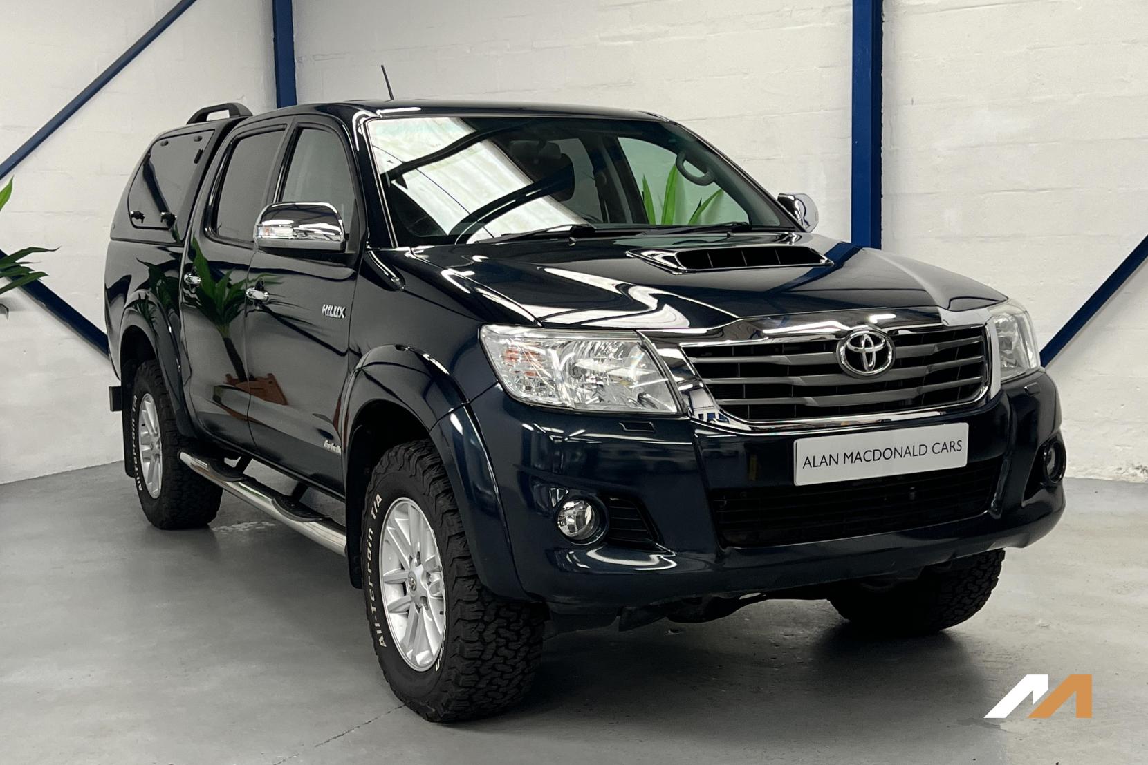 Toyota Hilux 3.0 D-4D Invincible Pickup 4dr Diesel Manual 4WD Euro 5 (171 ps)