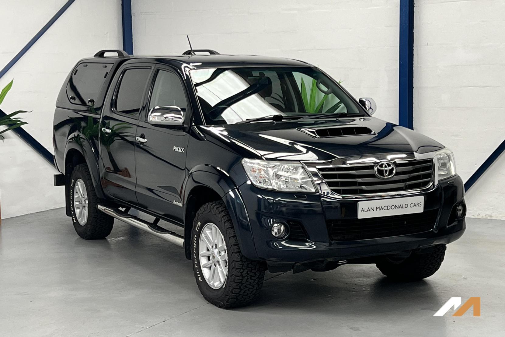 Toyota Hilux 3.0 D-4D Invincible Pickup 4dr Diesel Manual 4WD Euro 5 (171 ps)