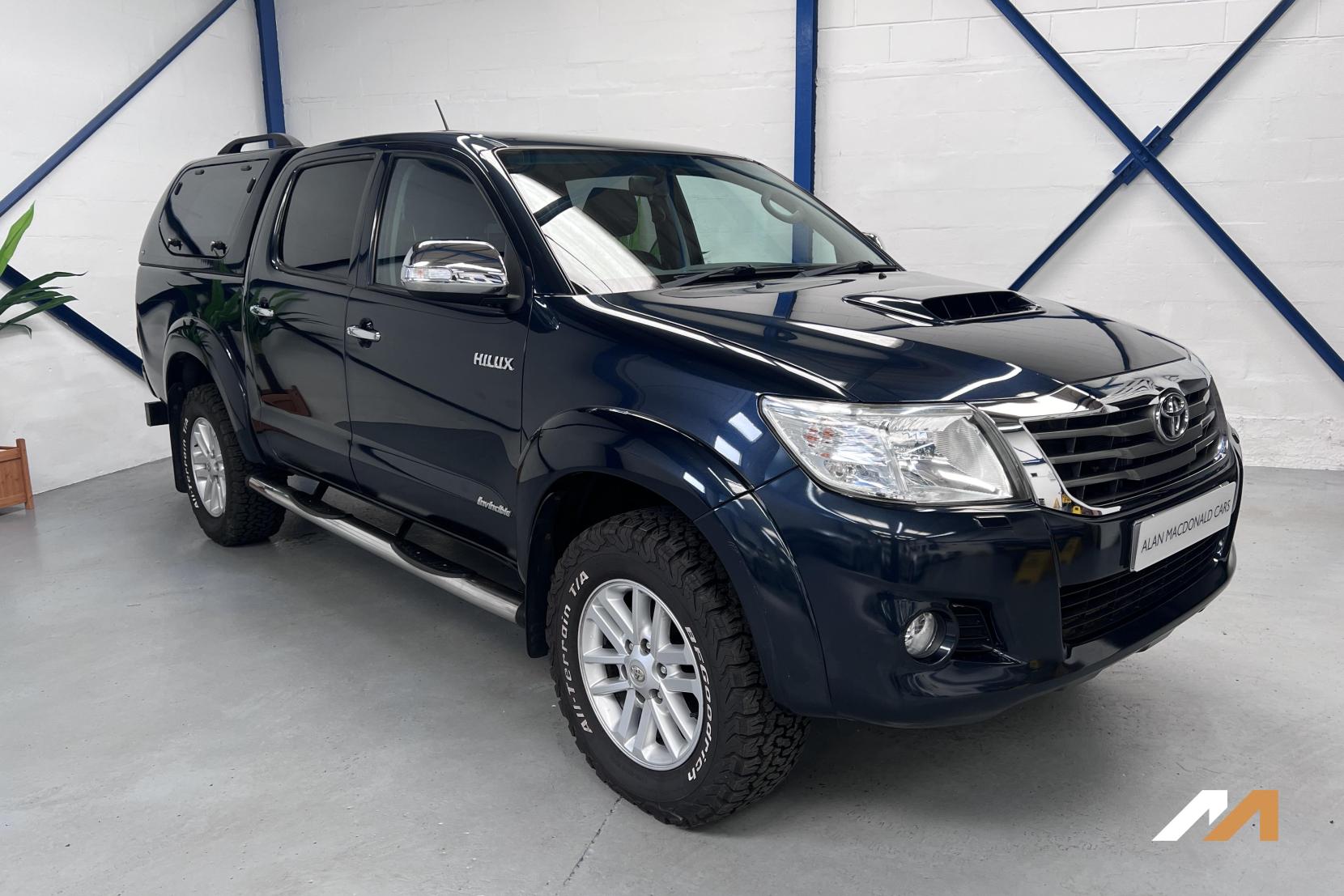 Toyota Hilux 3.0 D-4D Invincible Pickup 4dr Diesel Manual 4WD Euro 5 (171 ps)