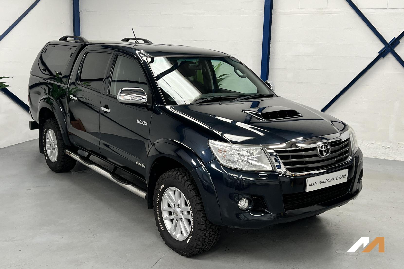 Toyota Hilux 3.0 D-4D Invincible Pickup 4dr Diesel Manual 4WD Euro 5 (171 ps)