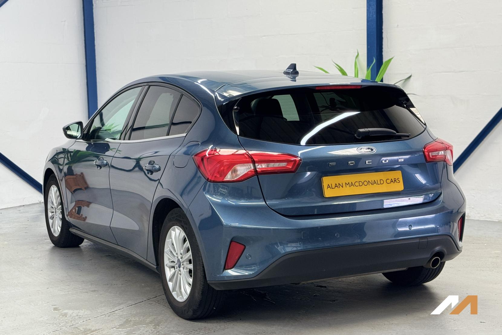 Ford Focus 1.0T EcoBoost Titanium Hatchback 5dr Petrol Manual Euro 6 (s/s) (125 ps)