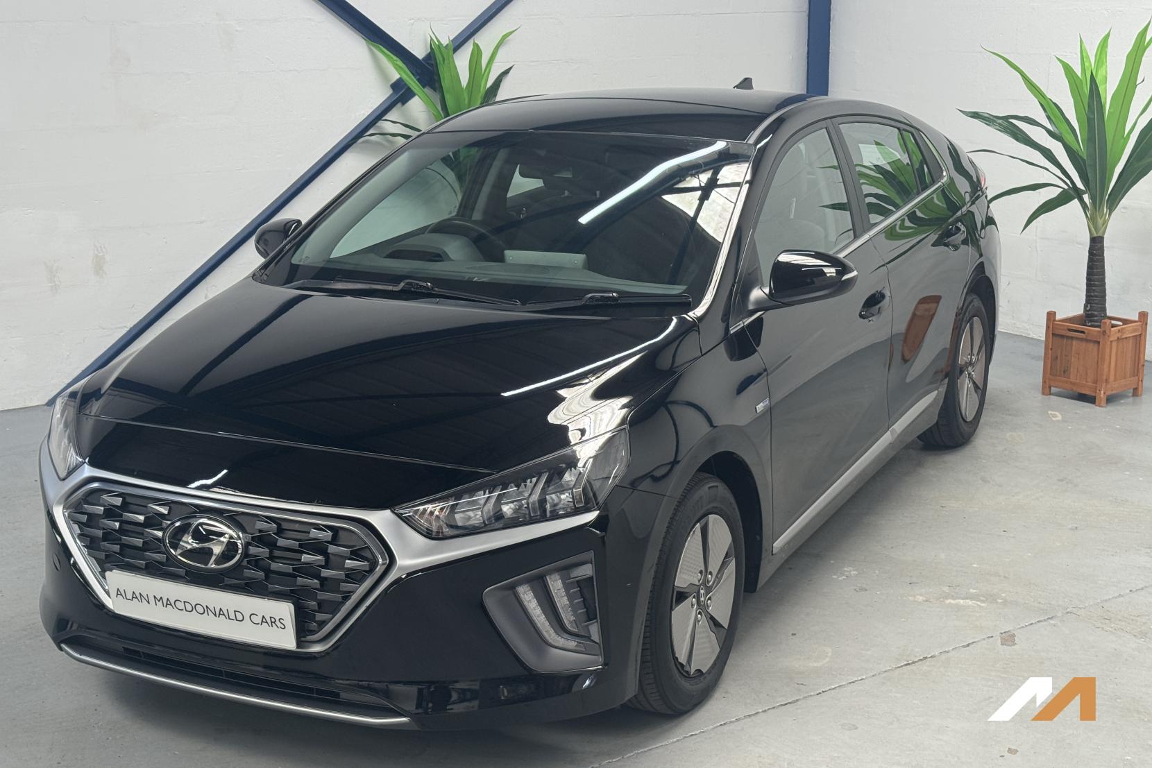 Hyundai IONIQ 1.6 h-GDi Premium Hatchback 5dr Petrol Hybrid DCT Euro 6 (s/s) (141 ps)