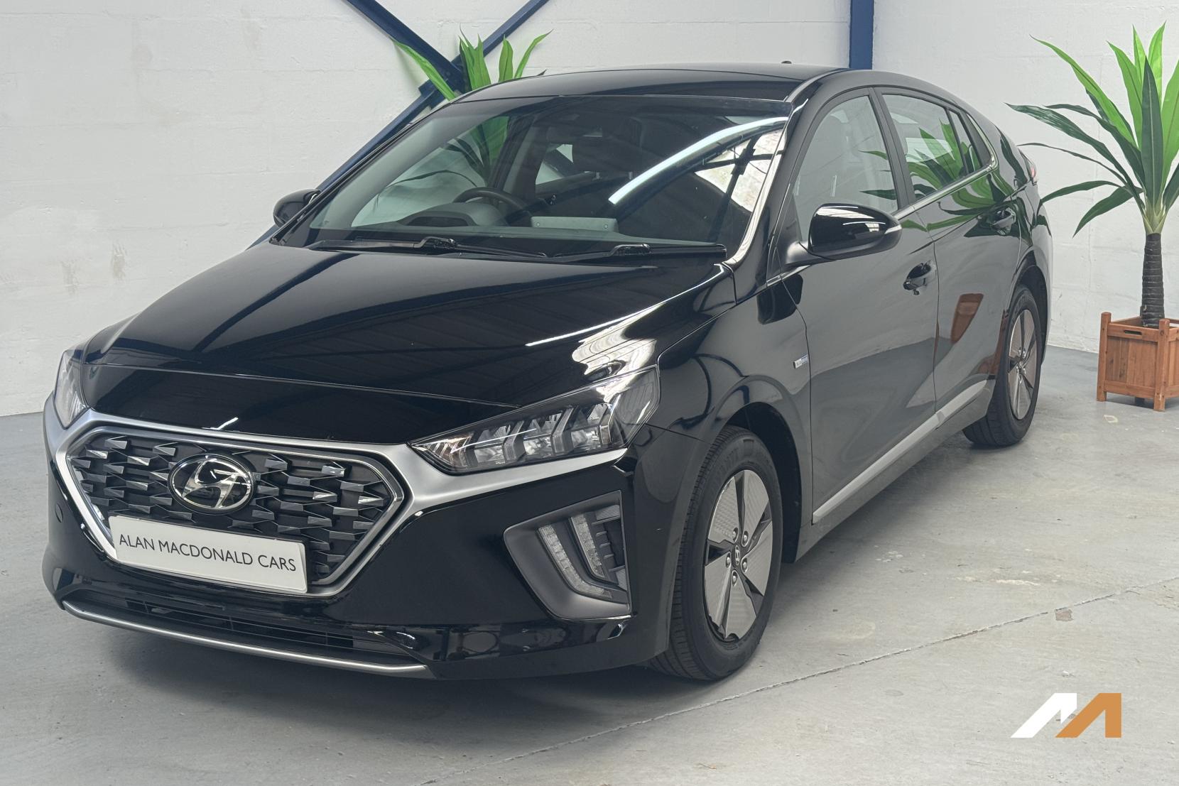 Hyundai IONIQ 1.6 h-GDi Premium Hatchback 5dr Petrol Hybrid DCT Euro 6 (s/s) (141 ps)