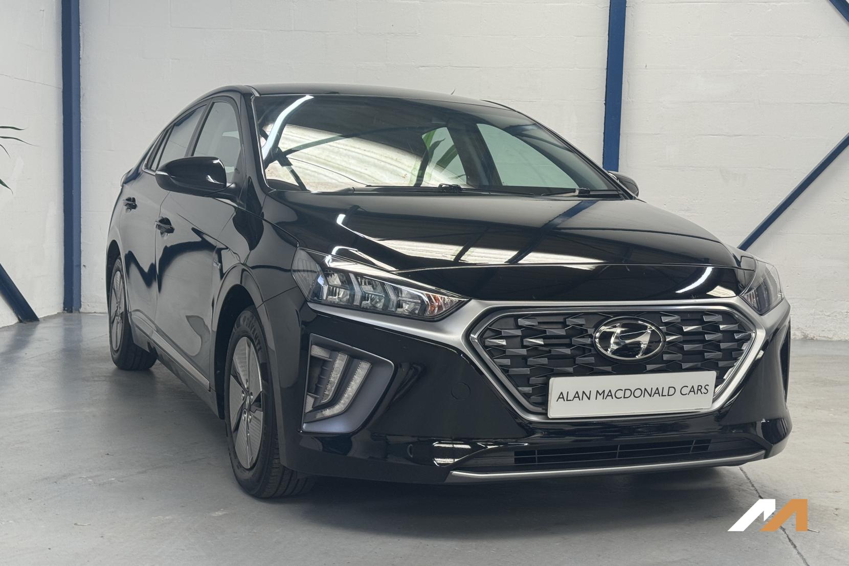 Hyundai IONIQ 1.6 h-GDi Premium Hatchback 5dr Petrol Hybrid DCT Euro 6 (s/s) (141 ps)