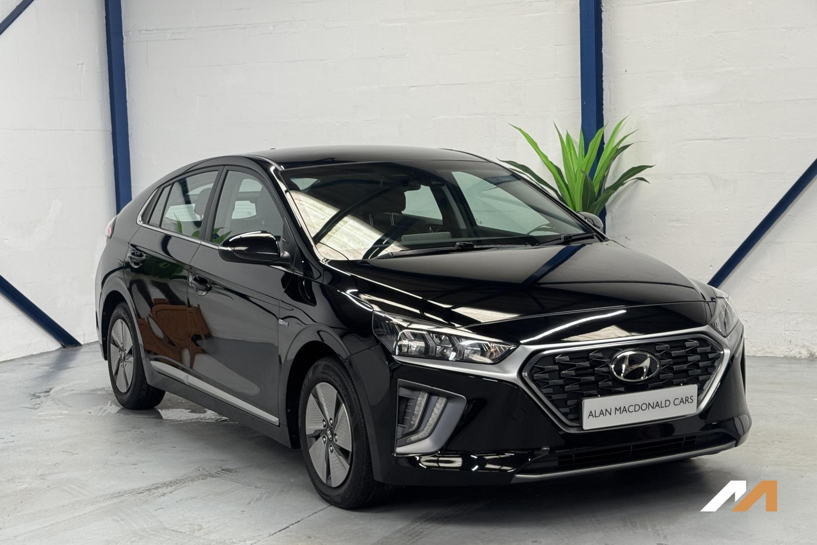Hyundai IONIQ 1.6 h-GDi Premium Hatchback 5dr Petrol Hybrid DCT Euro 6 (s/s) (141 ps)