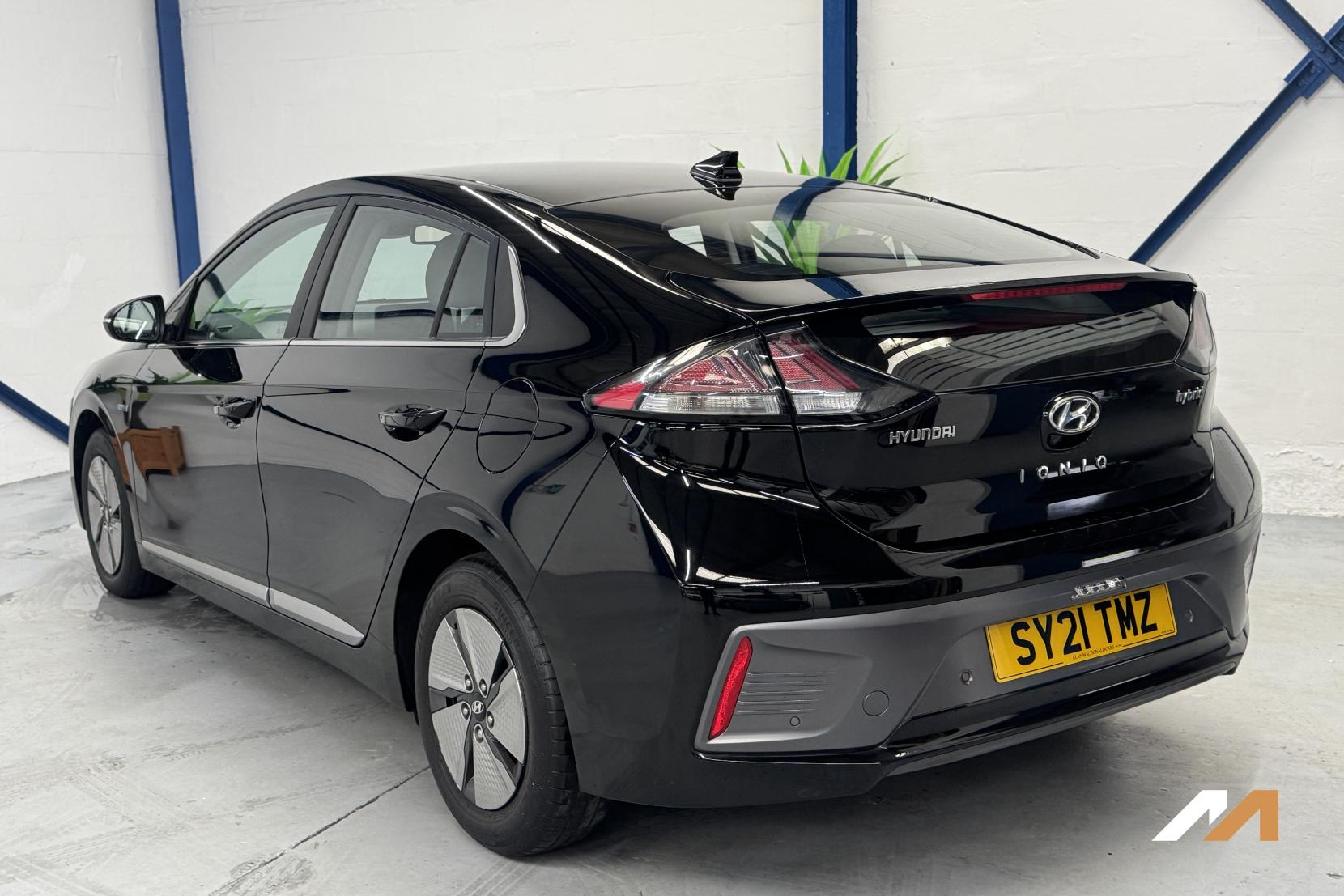 Hyundai IONIQ 1.6 h-GDi Premium Hatchback 5dr Petrol Hybrid DCT Euro 6 (s/s) (141 ps)