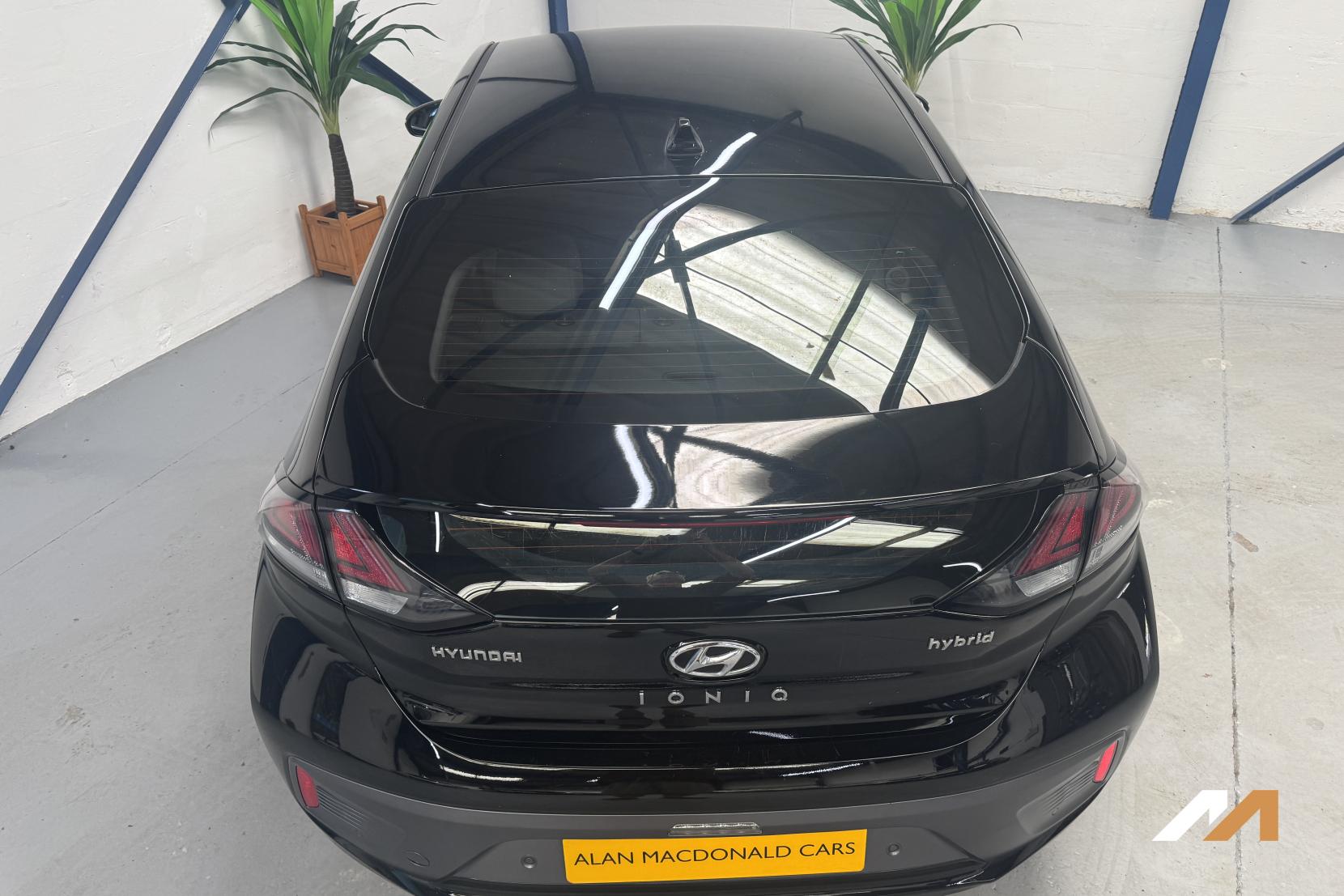 Hyundai IONIQ 1.6 h-GDi Premium Hatchback 5dr Petrol Hybrid DCT Euro 6 (s/s) (141 ps)