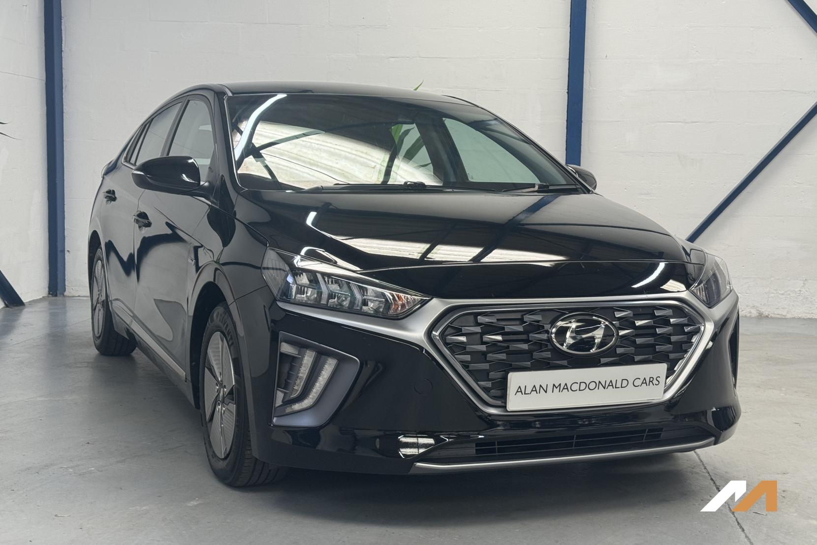 Hyundai IONIQ 1.6 h-GDi Premium Hatchback 5dr Petrol Hybrid DCT Euro 6 (s/s) (141 ps)