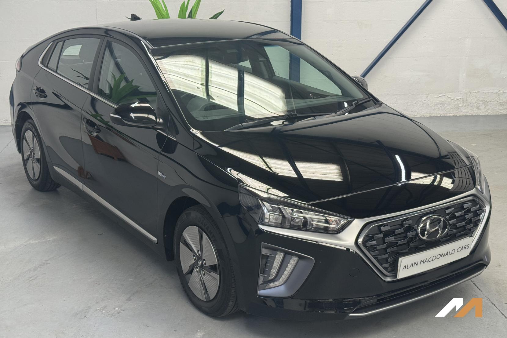 Hyundai IONIQ 1.6 h-GDi Premium Hatchback 5dr Petrol Hybrid DCT Euro 6 (s/s) (141 ps)