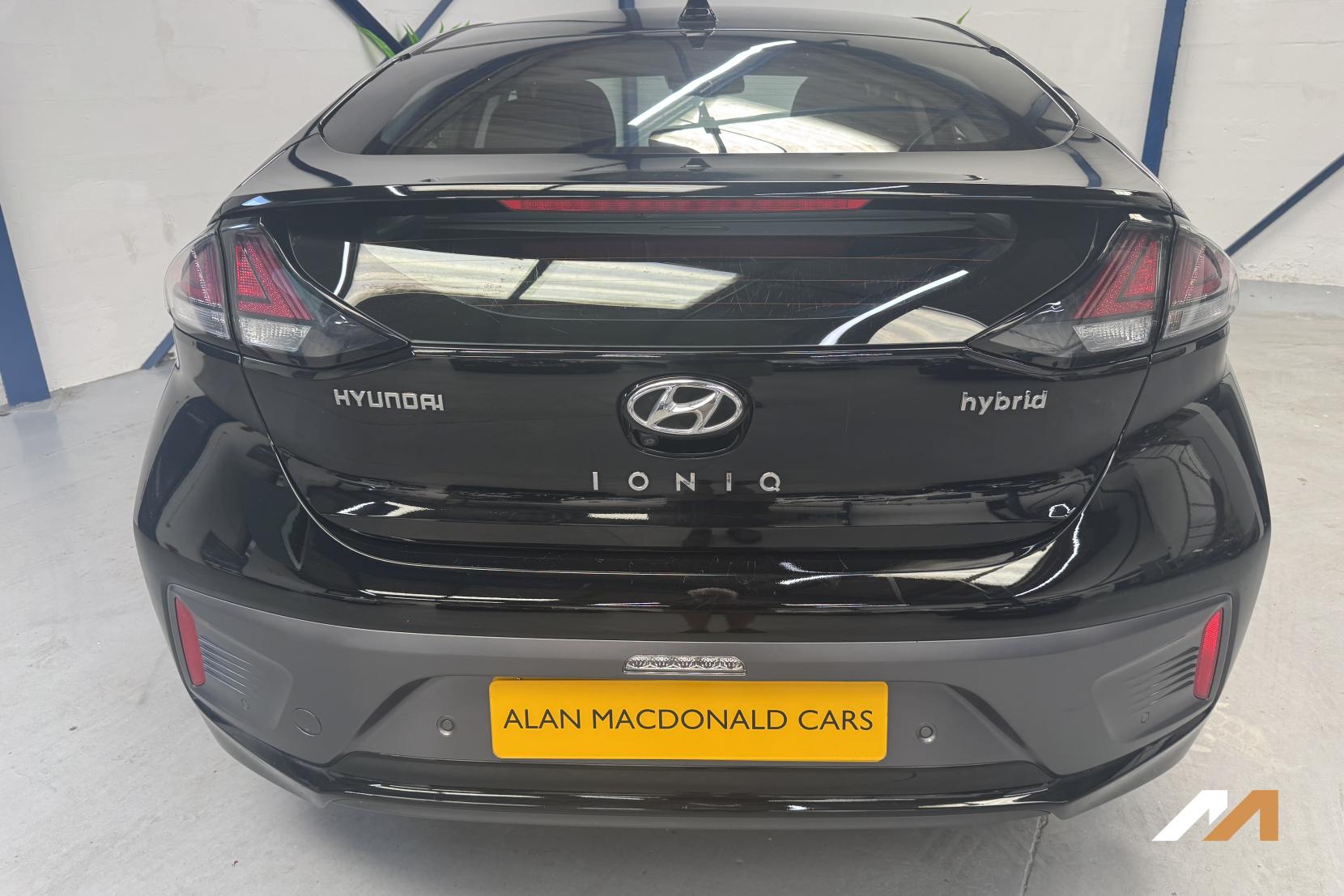 Hyundai IONIQ 1.6 h-GDi Premium Hatchback 5dr Petrol Hybrid DCT Euro 6 (s/s) (141 ps)