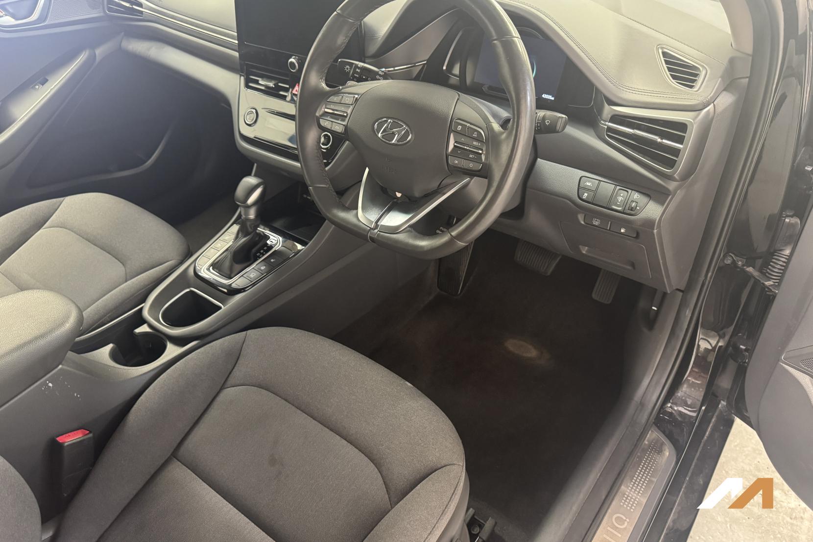 Hyundai IONIQ 1.6 h-GDi Premium Hatchback 5dr Petrol Hybrid DCT Euro 6 (s/s) (141 ps)